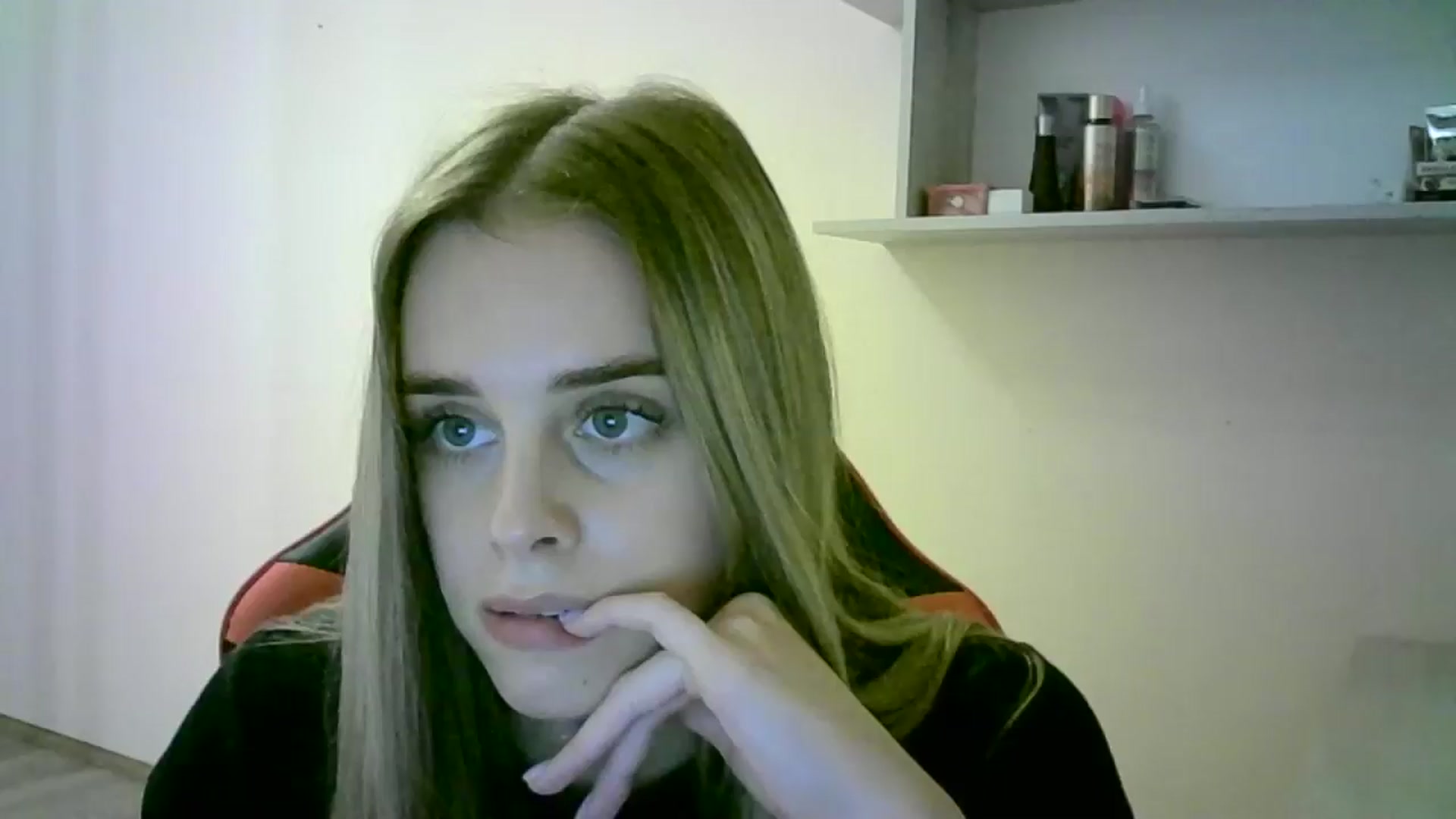 Gallery image thumbnail from JuliaWatson's myfreecams stream on, 10/30/2025, 18:36 image 1 of 20