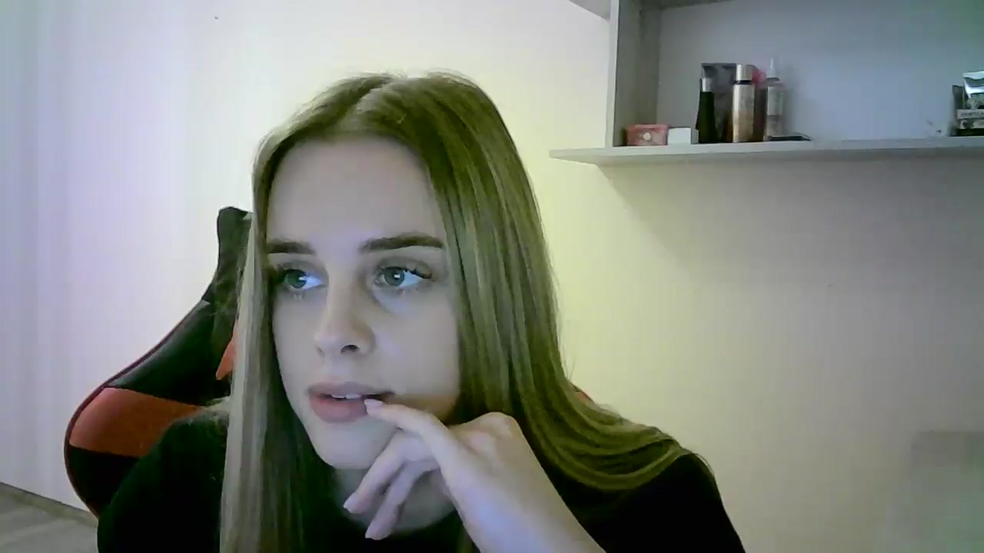 Gallery image thumbnail from JuliaWatson's myfreecams stream on, 10/30/2025, 18:36 image 11 of 20