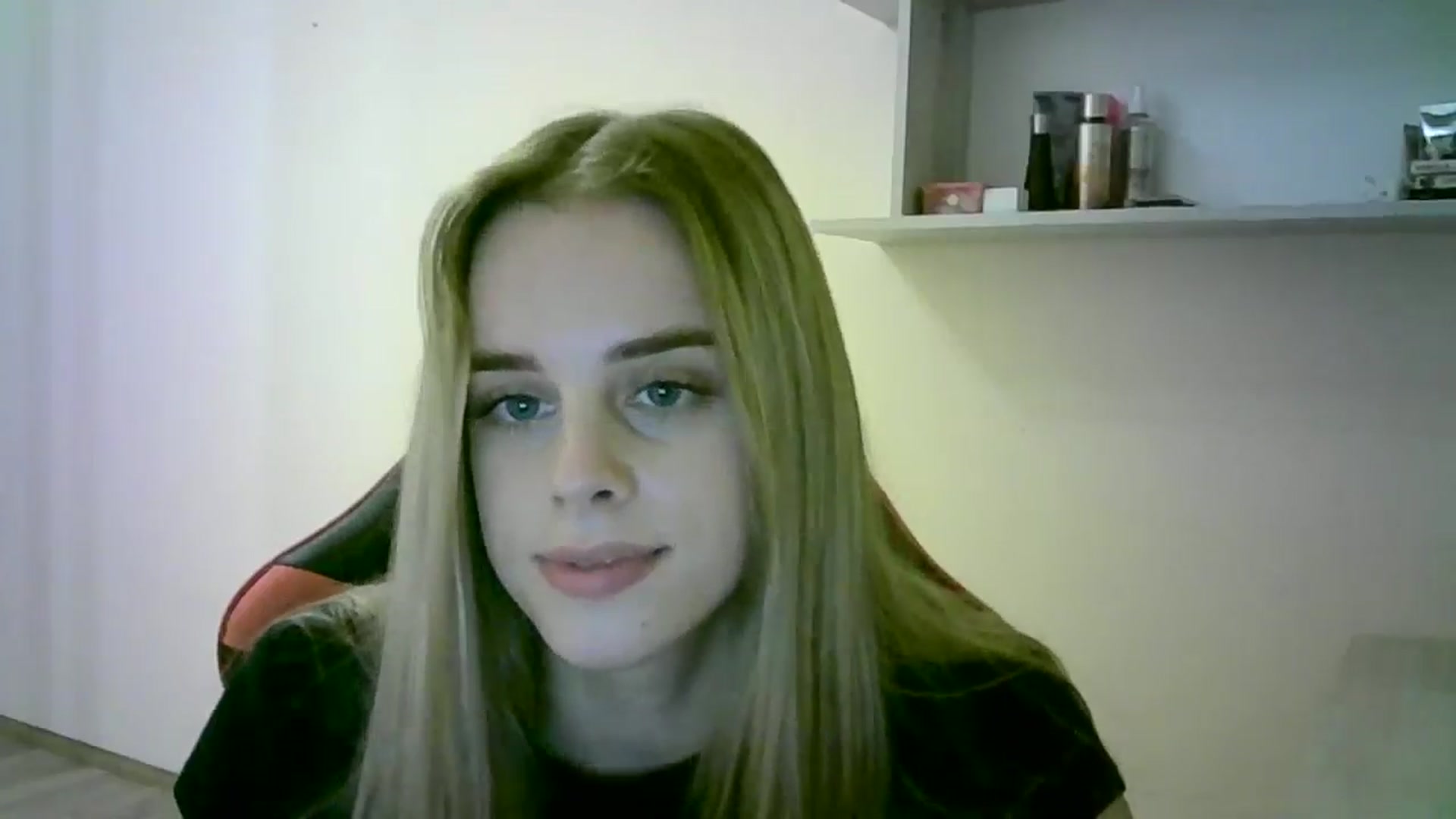 Gallery image thumbnail from JuliaWatson's myfreecams stream on, 10/30/2025, 19:43 image 7 of 20