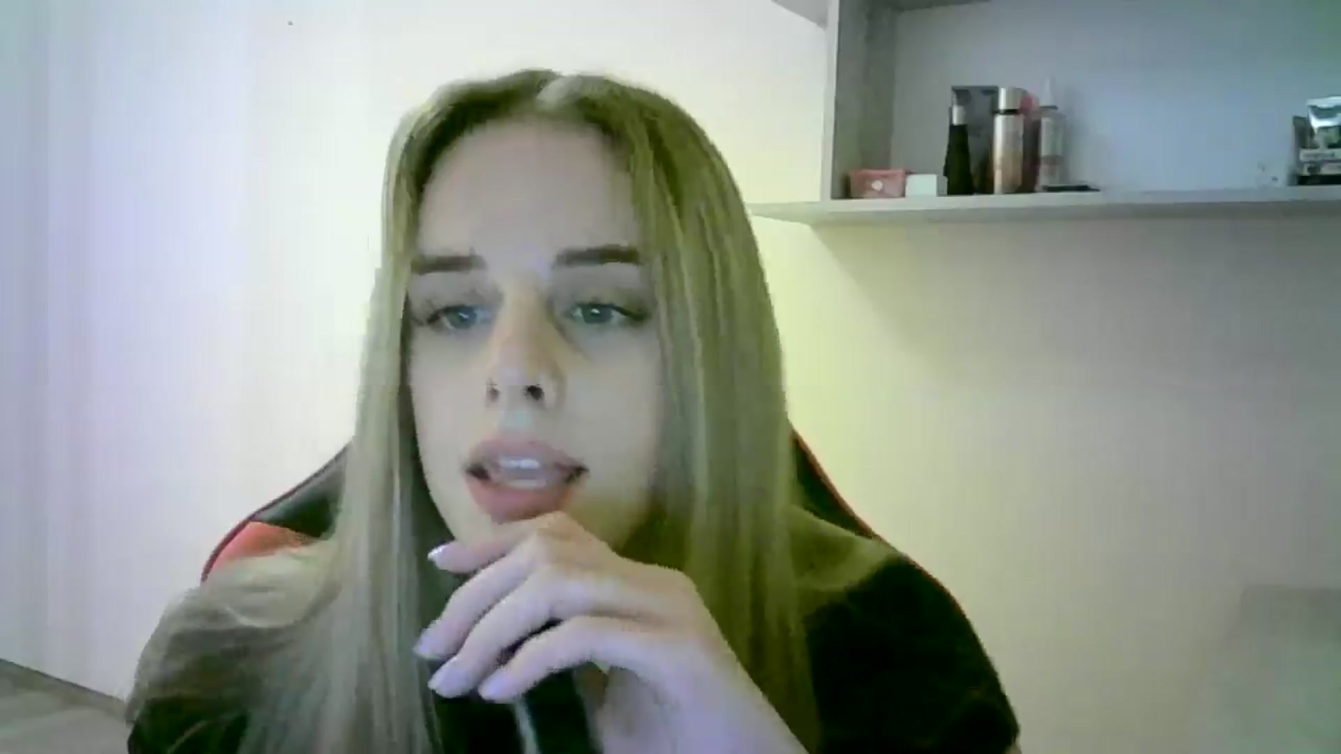 Gallery image thumbnail from JuliaWatson's myfreecams stream on, 10/30/2025, 19:43 image 6 of 20