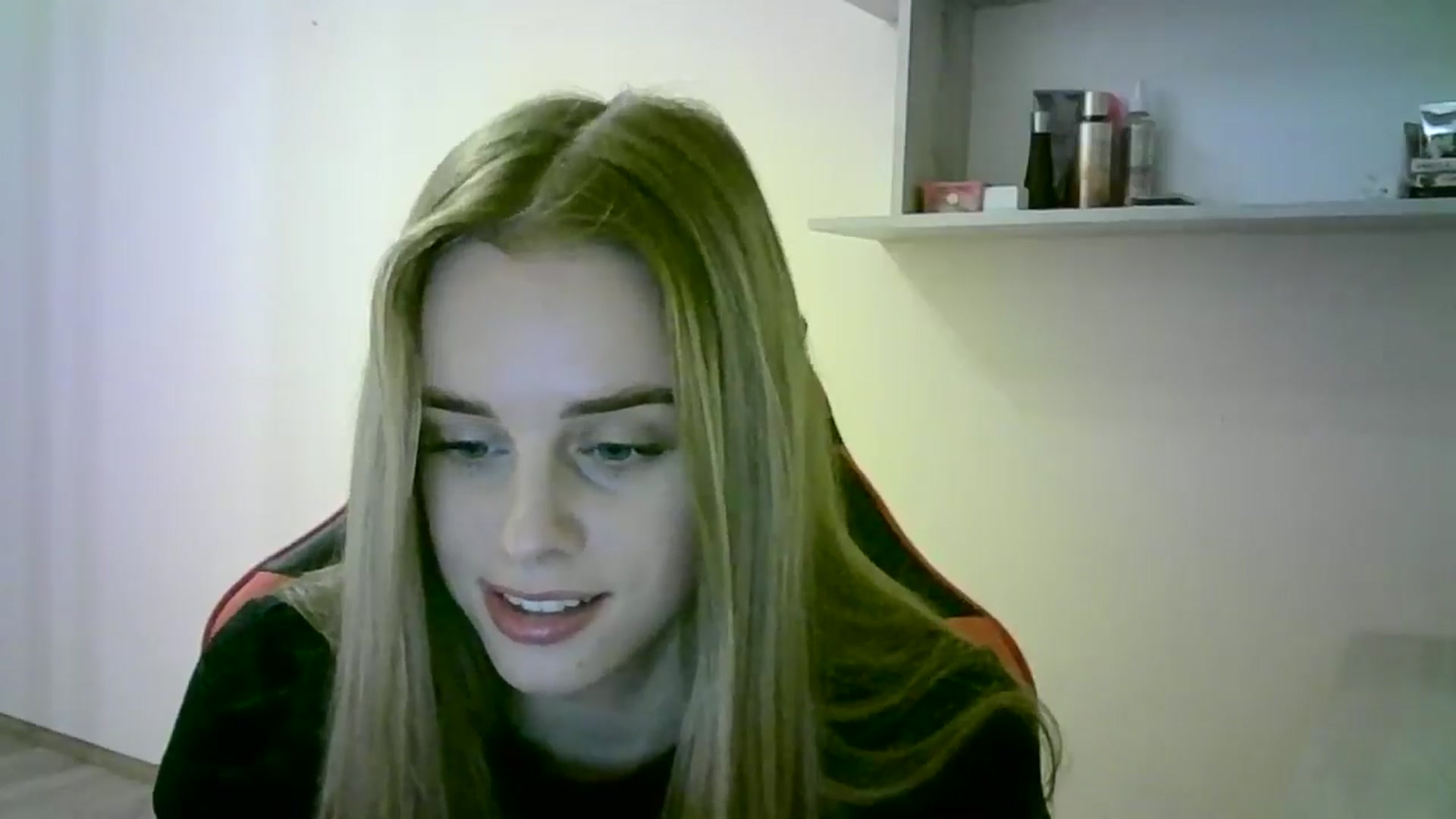 Gallery image thumbnail from JuliaWatson's myfreecams stream on, 10/30/2025, 19:43 image 14 of 20