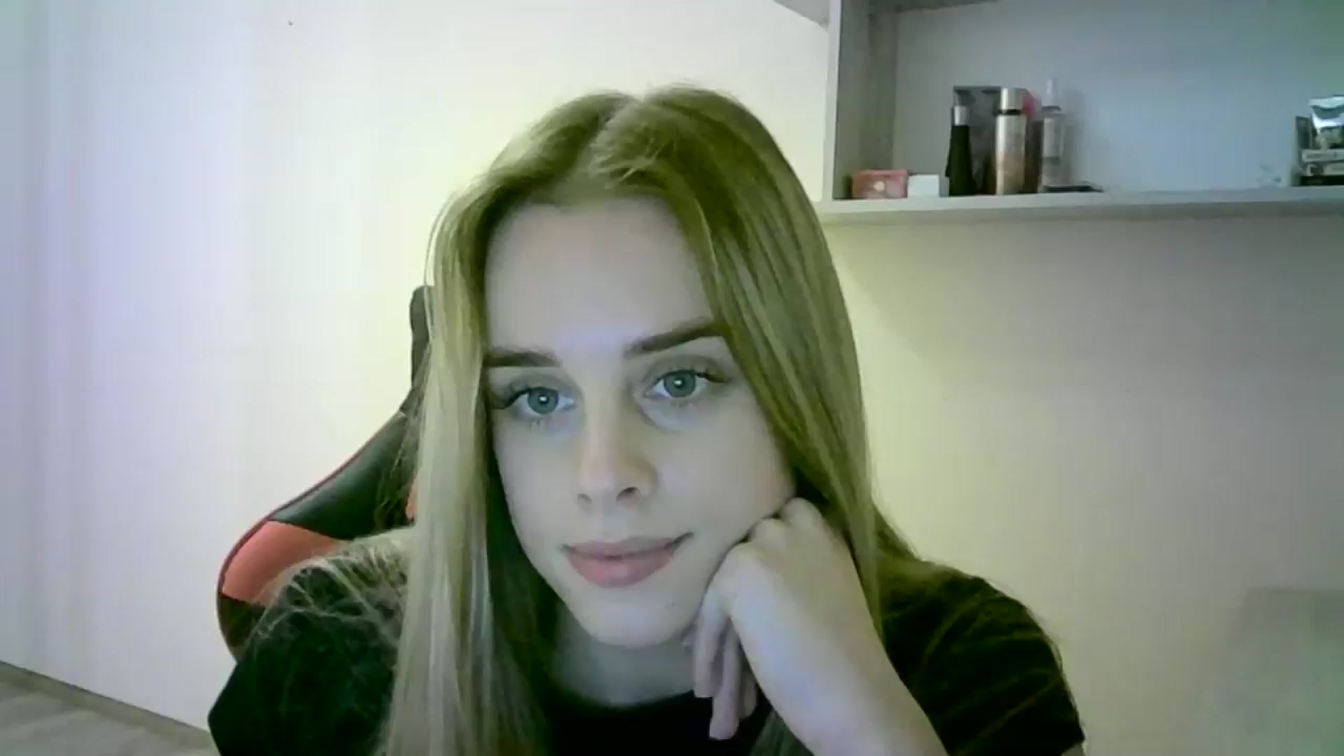 Gallery image thumbnail from JuliaWatson's myfreecams stream on, 10/30/2025, 19:43 image 1 of 20