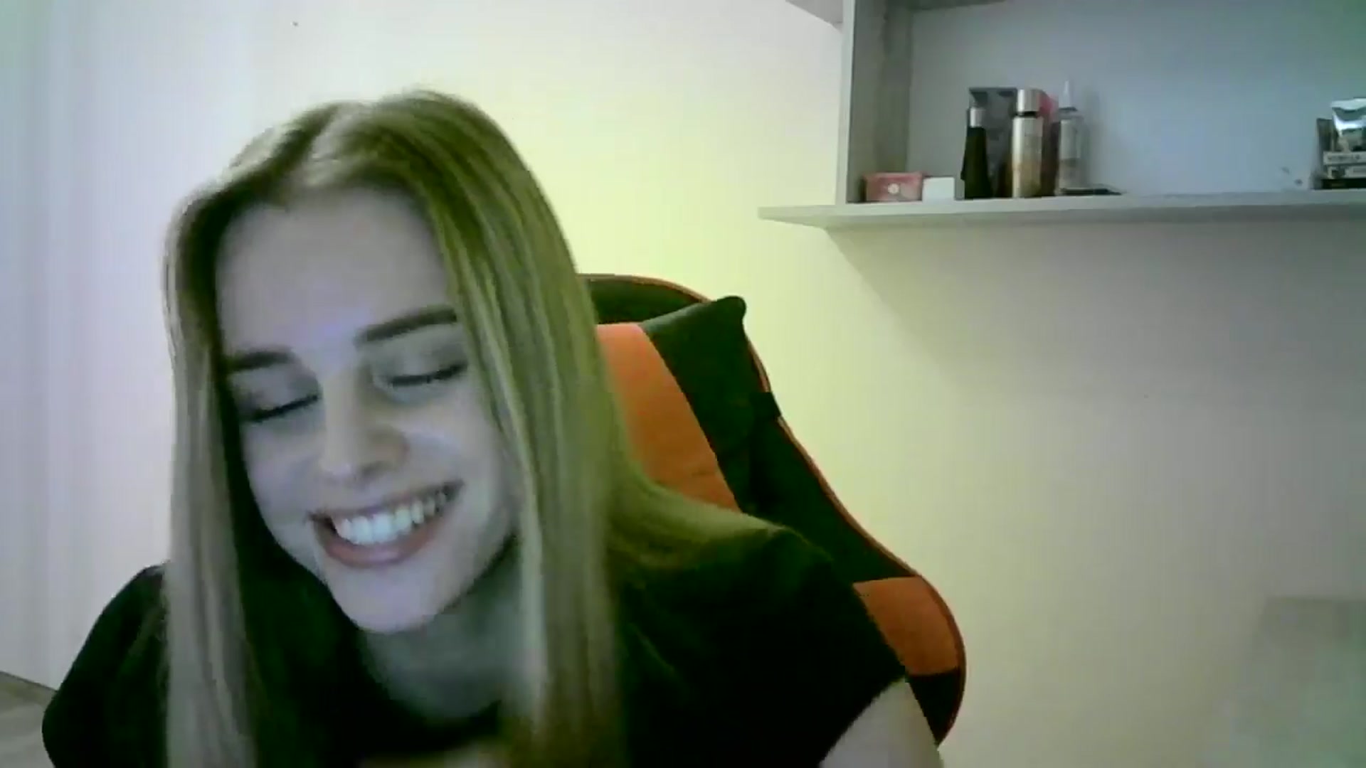 Gallery image thumbnail from JuliaWatson's myfreecams stream on, 10/30/2025, 19:43 image 17 of 20