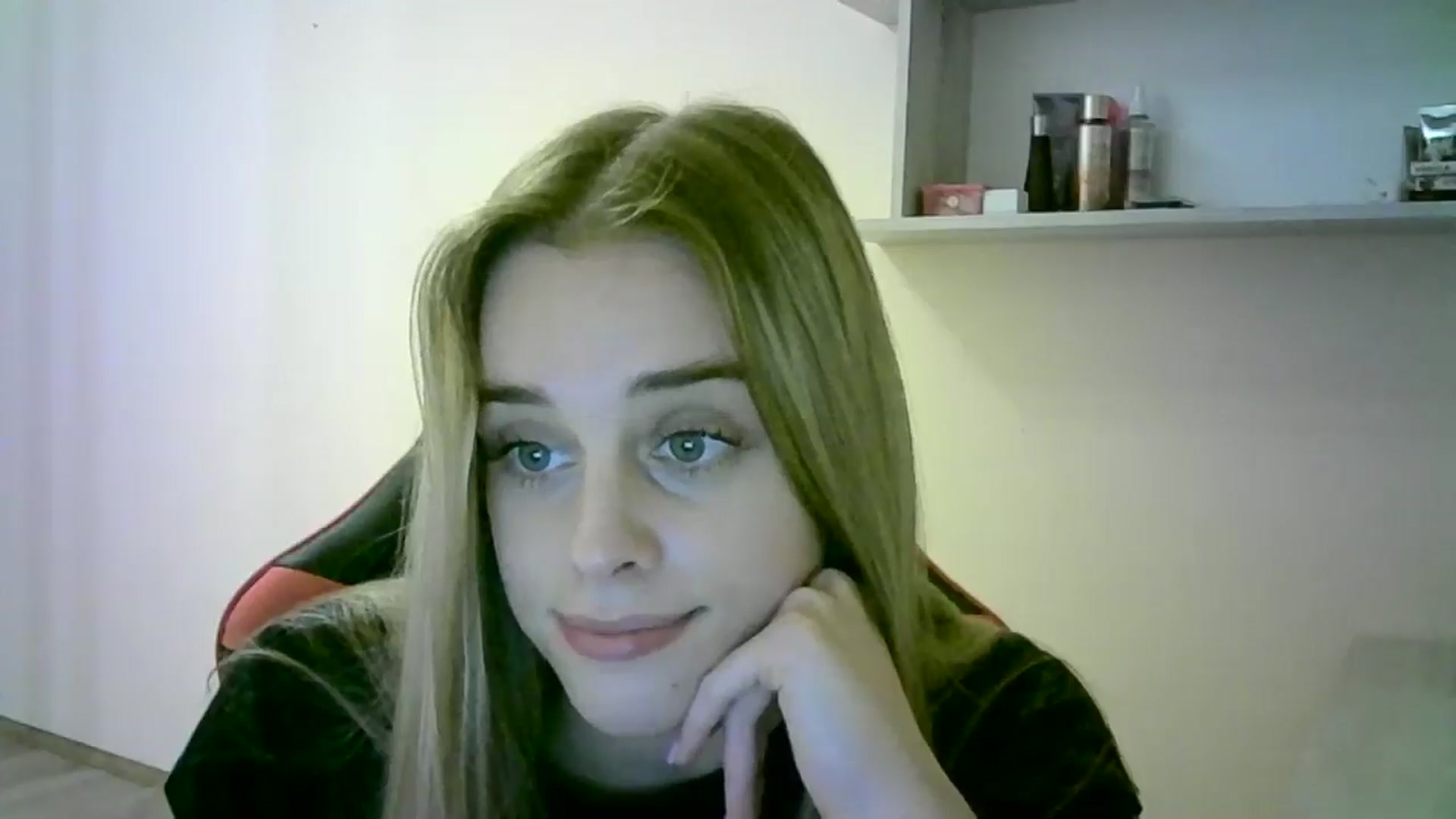 Gallery image thumbnail from JuliaWatson's myfreecams stream on, 10/30/2025, 19:43 image 4 of 20