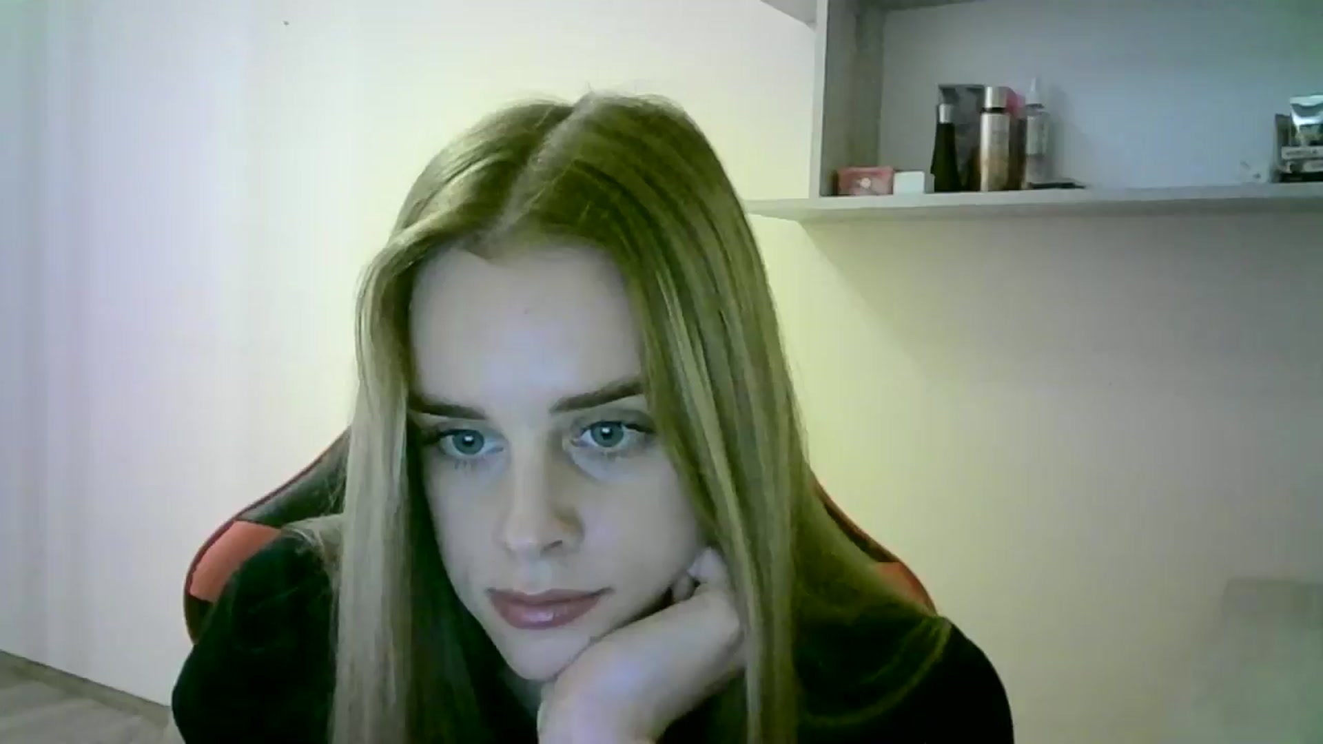 Gallery image thumbnail from JuliaWatson's myfreecams stream on, 10/30/2025, 19:43 image 15 of 20