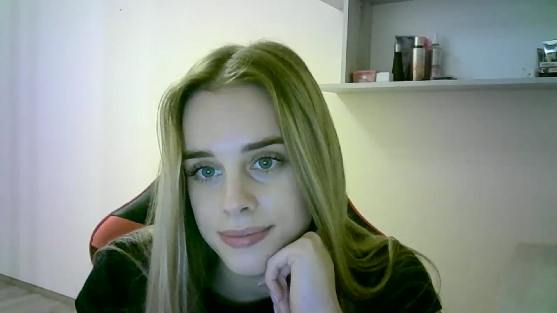 Gallery image thumbnail from JuliaWatson's myfreecams stream on, 10/30/2025, 19:43 image 3 of 20