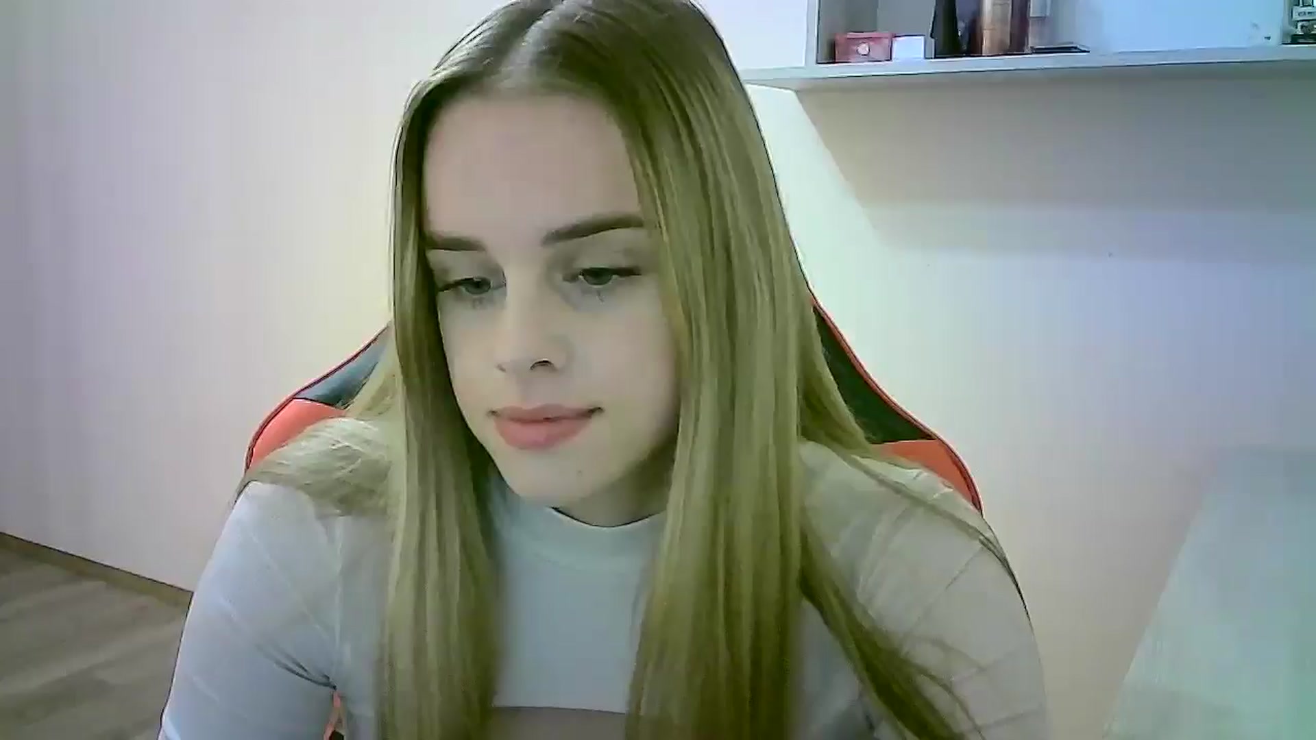 Gallery image thumbnail from JuliaWatson's myfreecams stream on, 10/31/2025, 15:34 image 6 of 20
