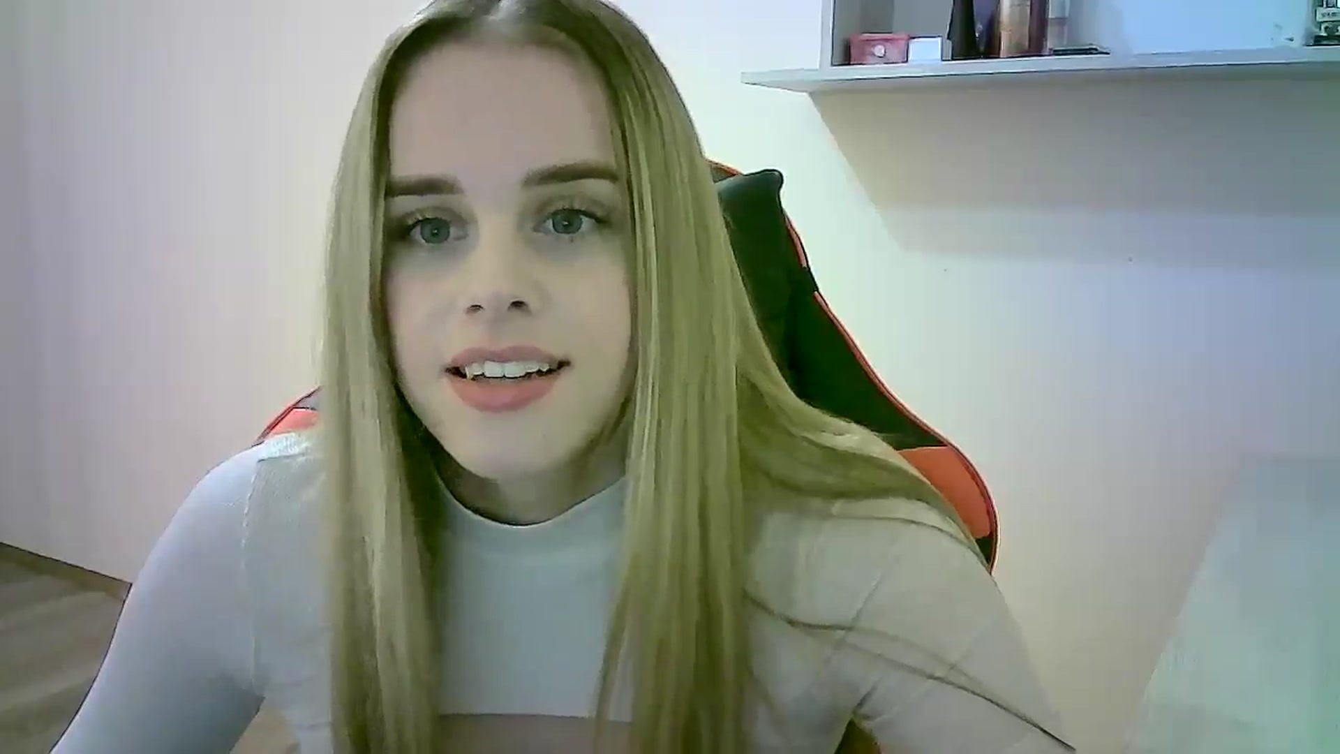 Gallery image thumbnail from JuliaWatson's myfreecams stream on, 10/31/2025, 15:34 image 16 of 20
