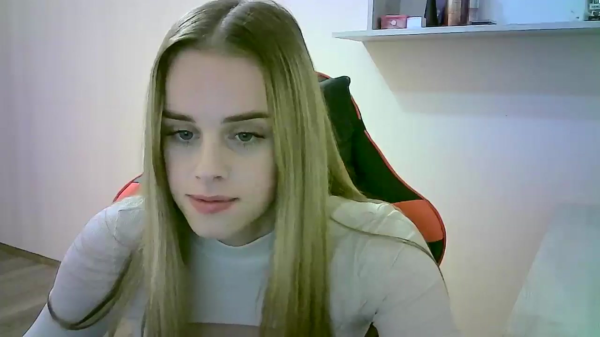 Gallery image thumbnail from JuliaWatson's myfreecams stream on, 10/31/2025, 15:34 image 9 of 20
