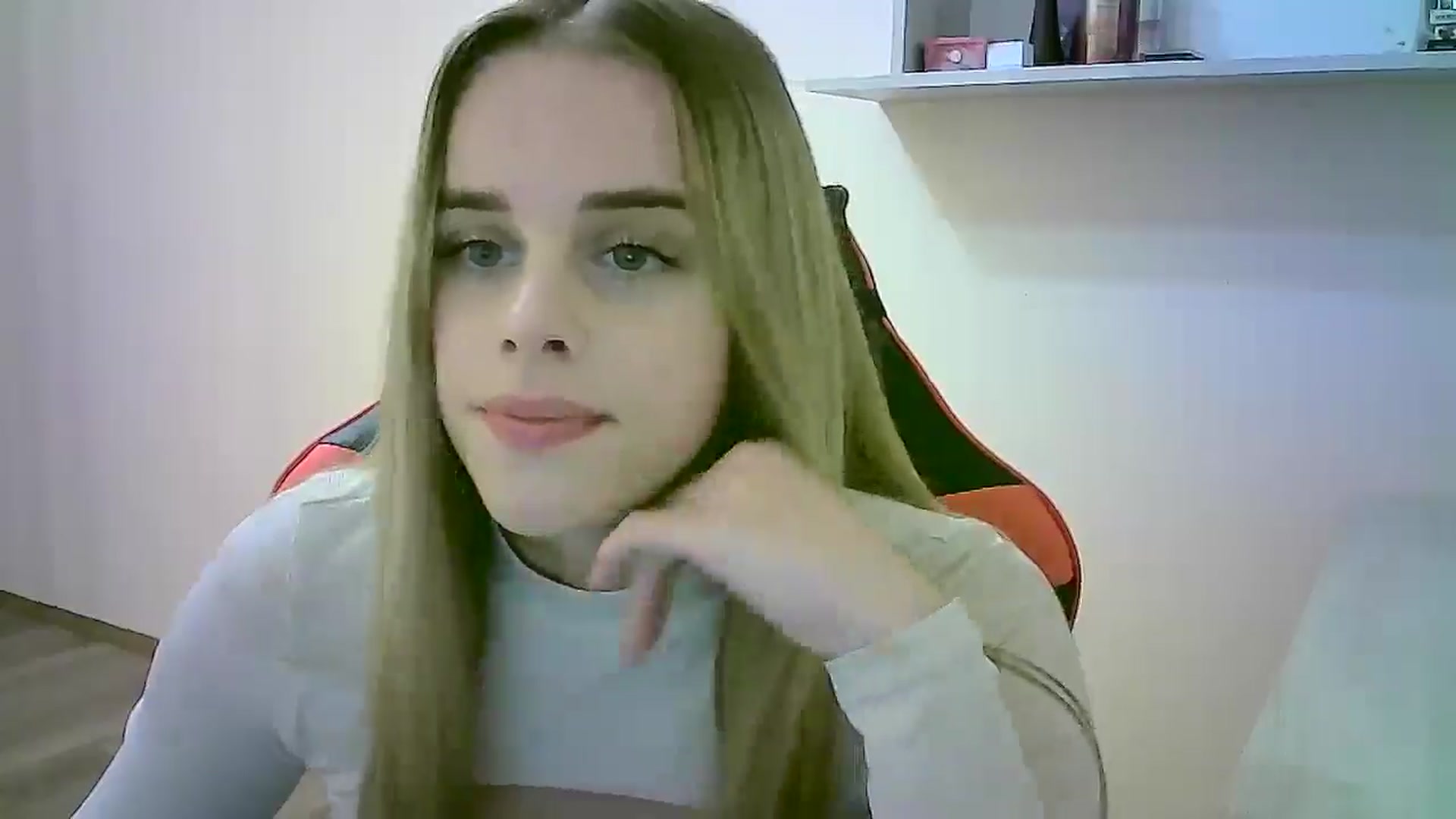 Gallery image thumbnail from JuliaWatson's myfreecams stream on, 10/31/2025, 15:34 image 12 of 20