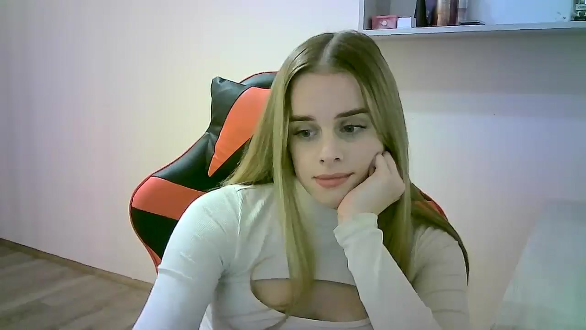 Gallery image thumbnail from JuliaWatson's myfreecams stream on, 10/31/2025, 15:34 image 4 of 20