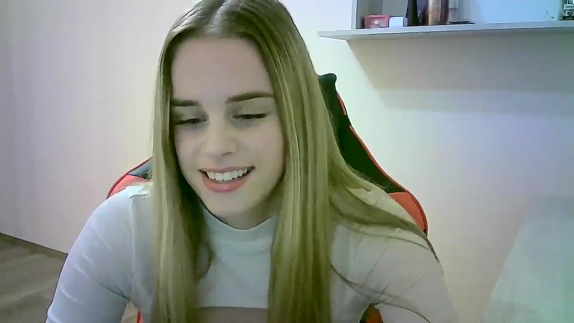 Gallery image thumbnail from JuliaWatson's myfreecams stream on, 10/31/2025, 15:34 image 18 of 20