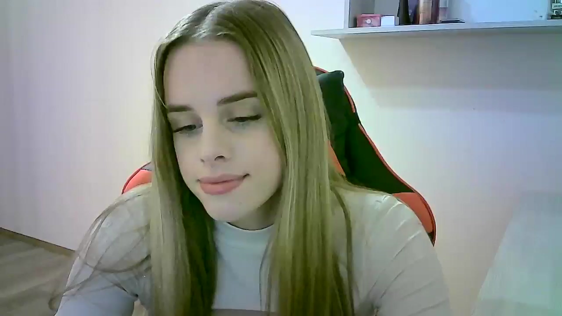 Gallery image thumbnail from JuliaWatson's myfreecams stream on, 10/31/2025, 15:34 image 1 of 20