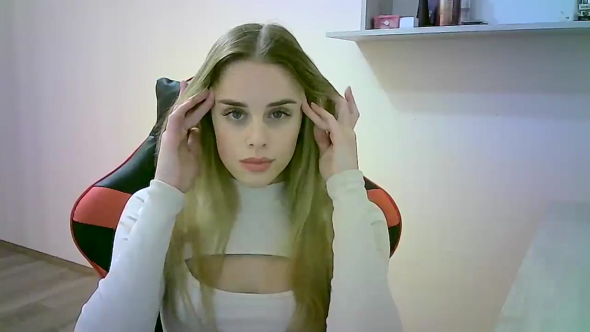 Gallery image thumbnail from JuliaWatson's myfreecams stream on, 10/31/2025, 16:57 image 6 of 20
