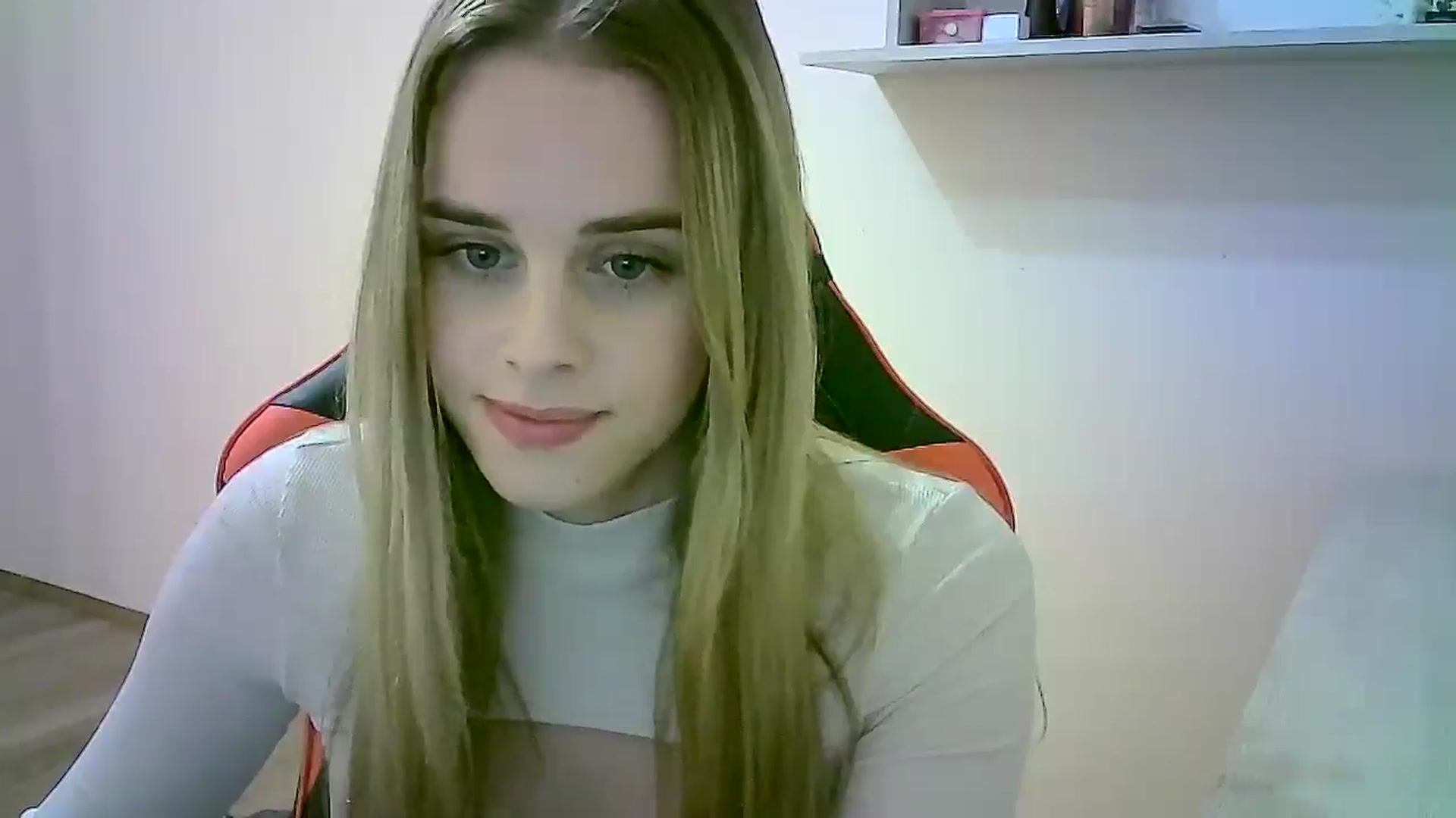 Gallery image thumbnail from JuliaWatson's myfreecams stream on, 10/31/2025, 16:57 image 14 of 20
