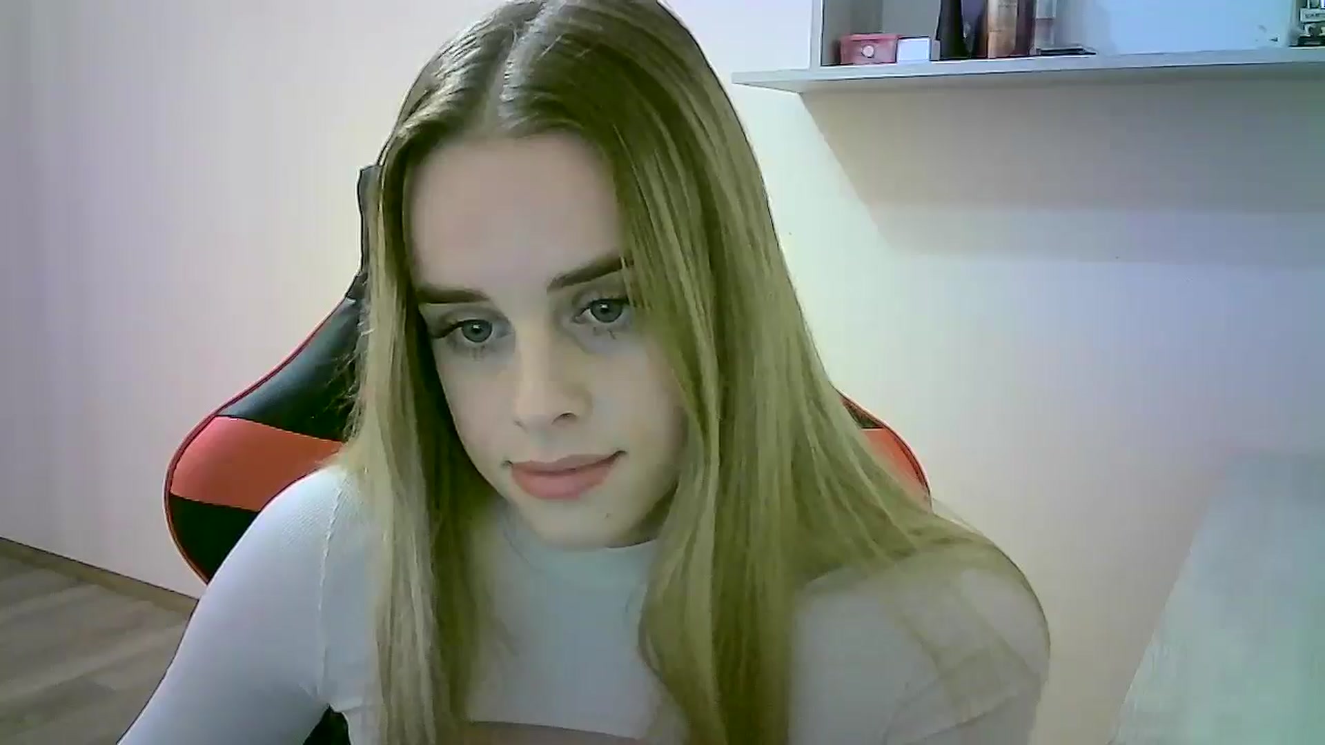 Gallery image thumbnail from JuliaWatson's myfreecams stream on, 10/31/2025, 16:57 image 9 of 20