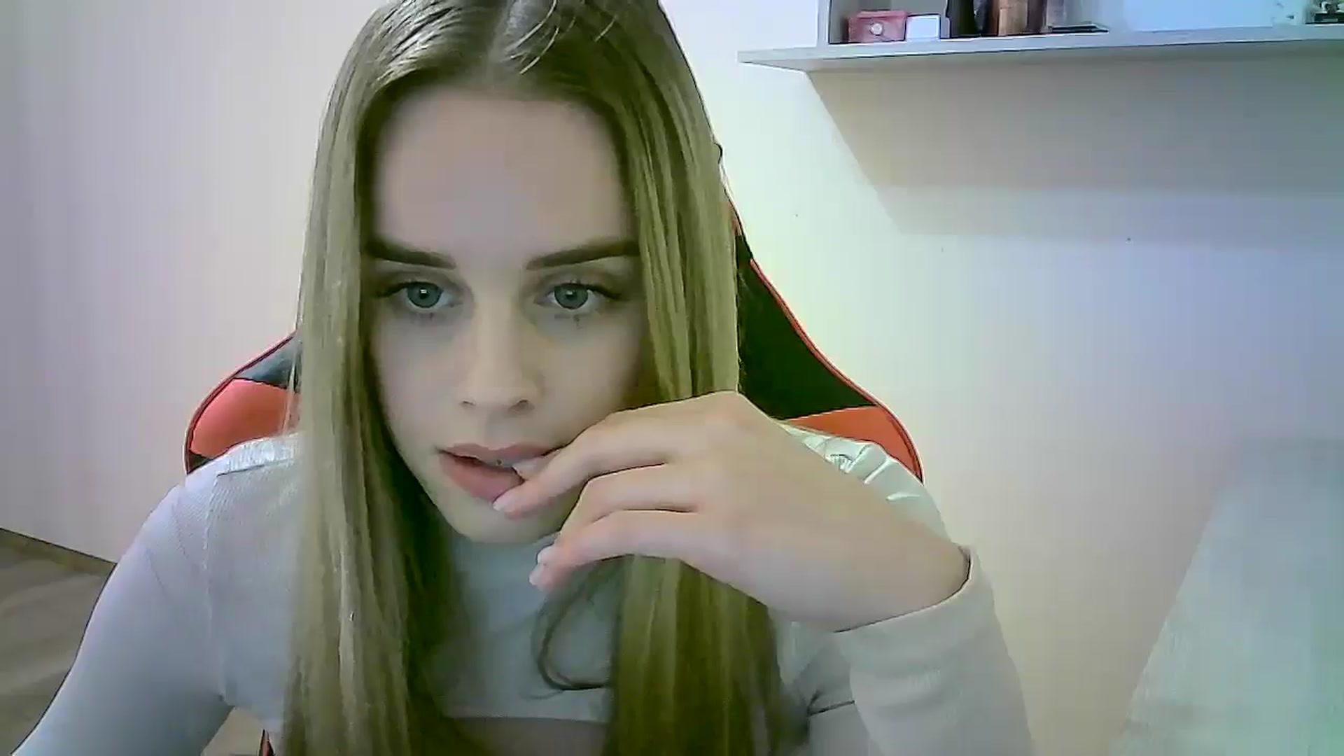 Gallery image thumbnail from JuliaWatson's myfreecams stream on, 10/31/2025, 16:57 image 18 of 20