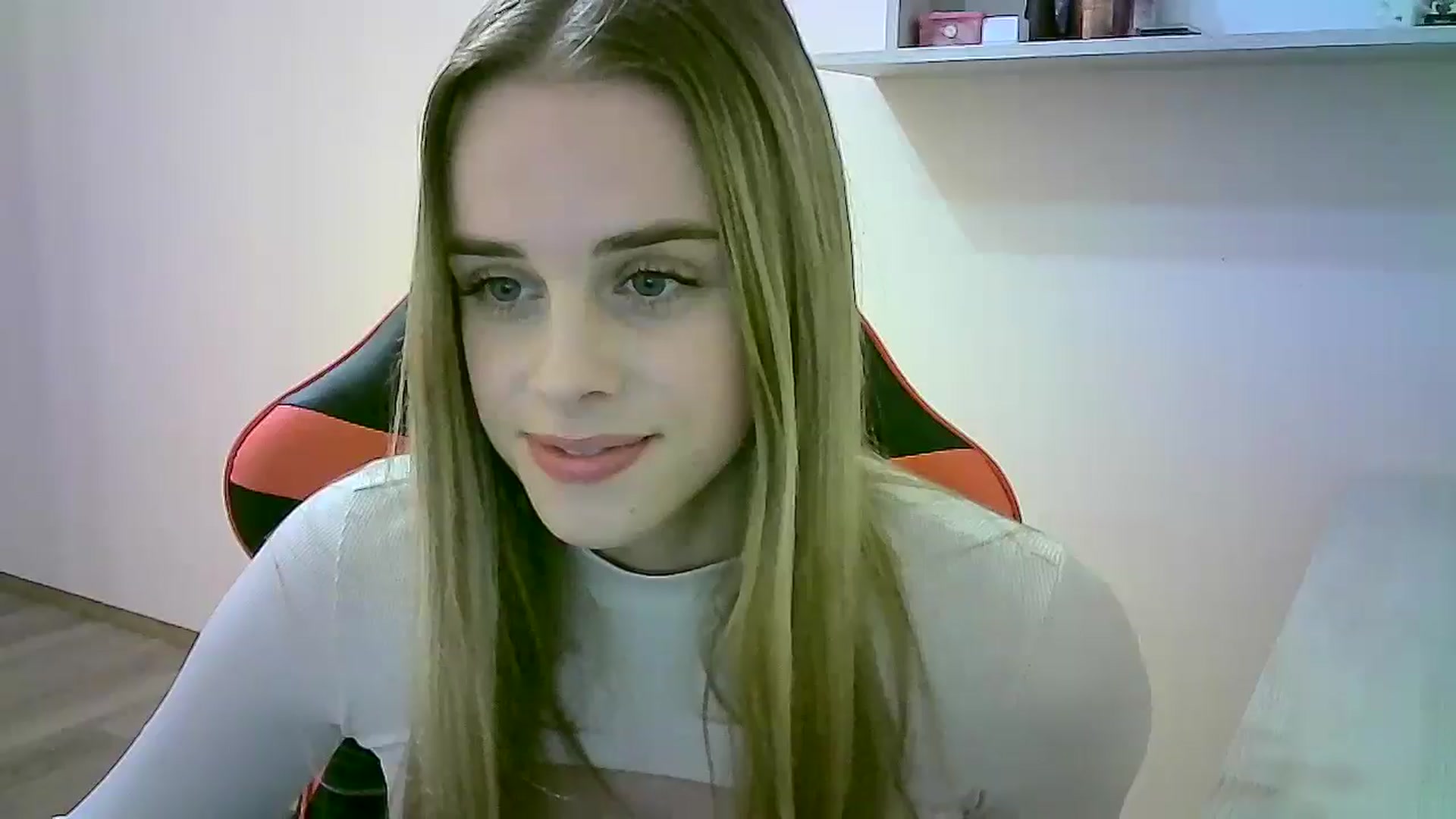 Gallery image thumbnail from JuliaWatson's myfreecams stream on, 10/31/2025, 16:57 image 17 of 20