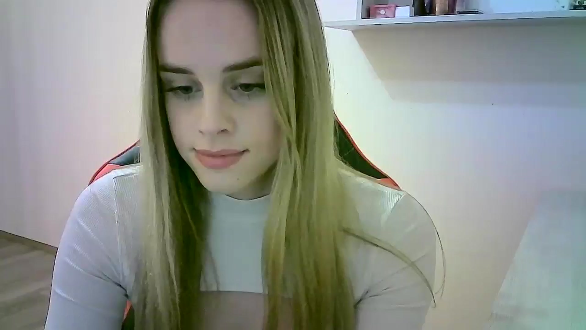 Gallery image thumbnail from JuliaWatson's myfreecams stream on, 10/31/2025, 16:57 image 13 of 20