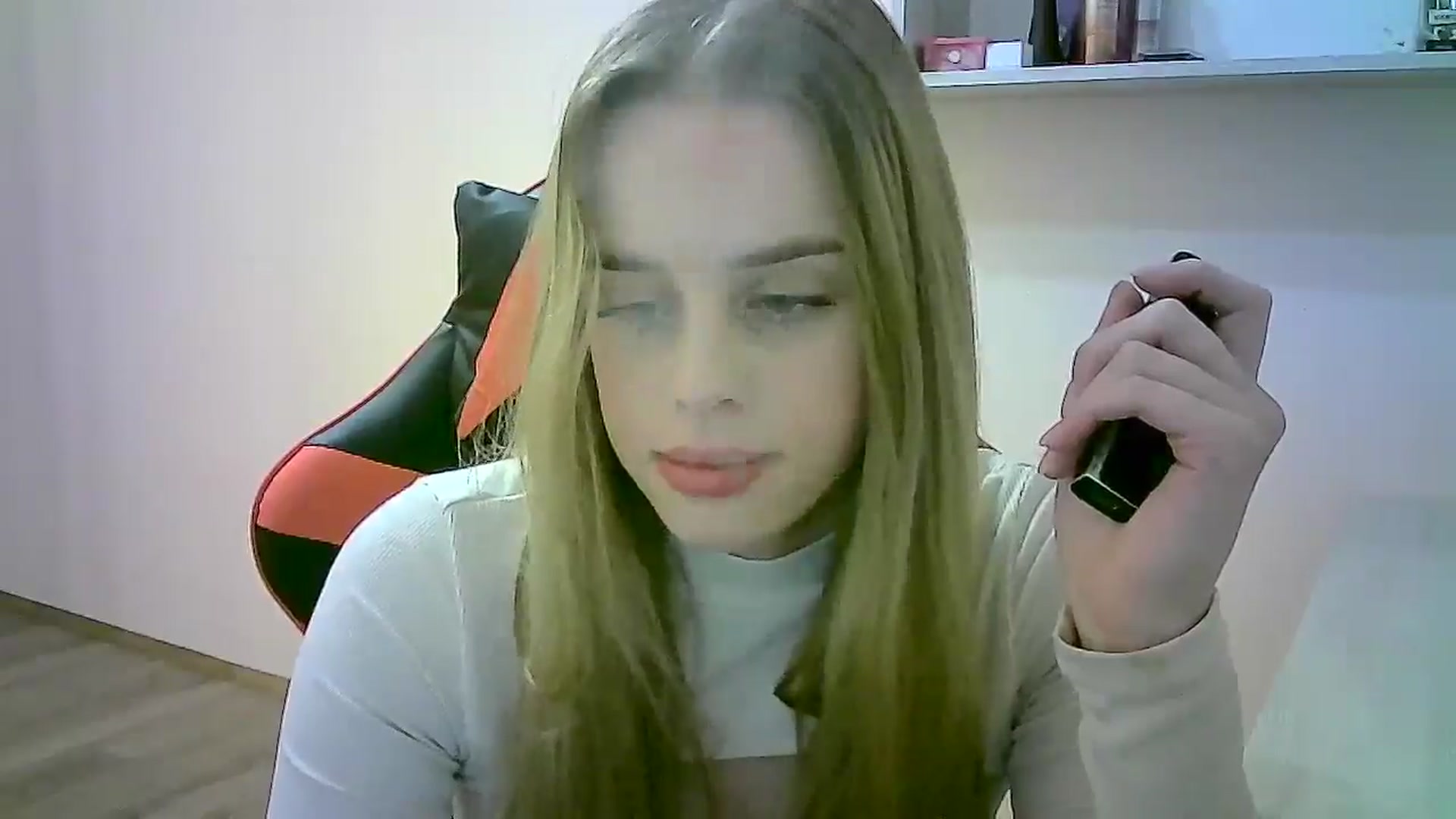 Gallery image thumbnail from JuliaWatson's myfreecams stream on, 10/31/2025, 16:57 image 4 of 20