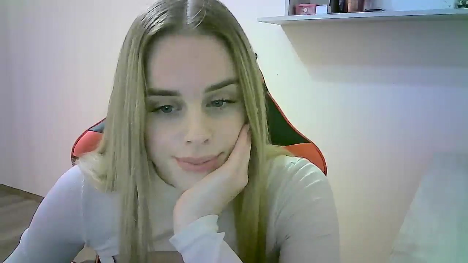 Gallery image thumbnail from JuliaWatson's myfreecams stream on, 10/31/2025, 16:57 image 19 of 20