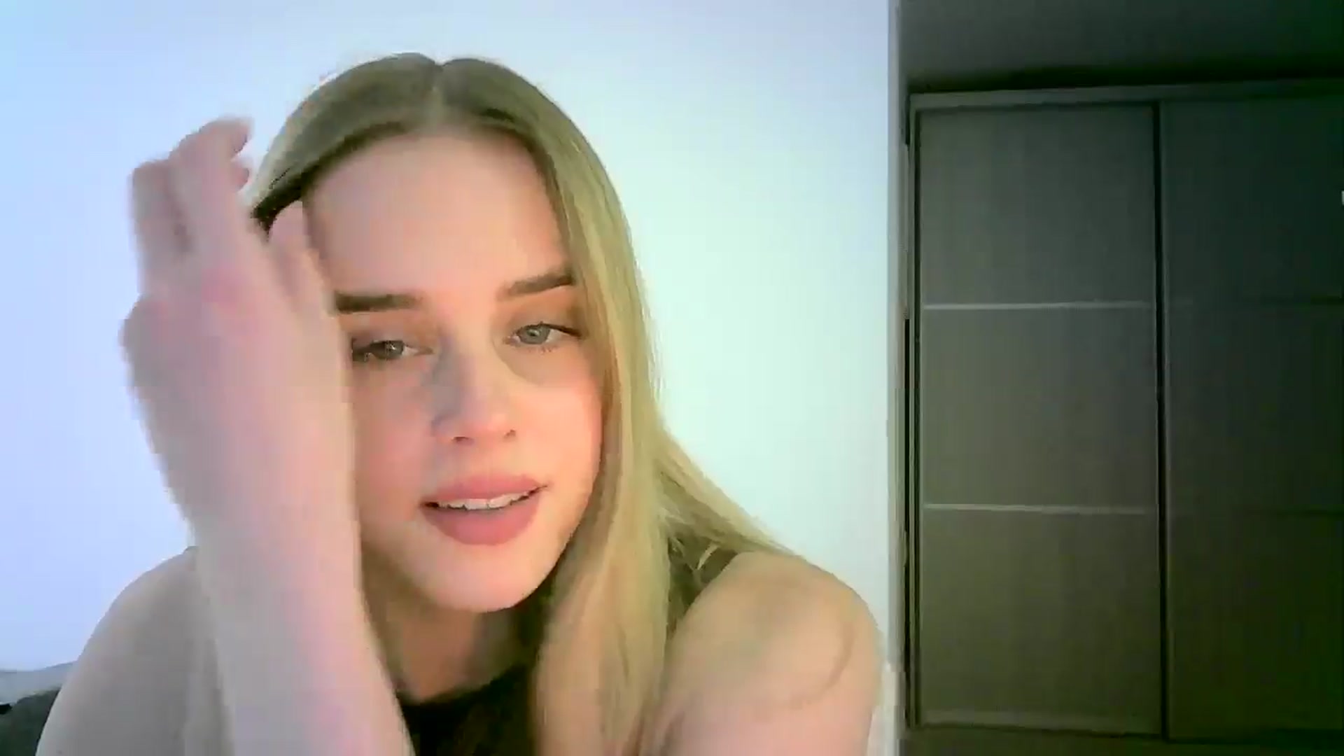 Gallery image thumbnail from JuliaWatson's myfreecams stream on, 11/04/2025, 14:07 image 6 of 20