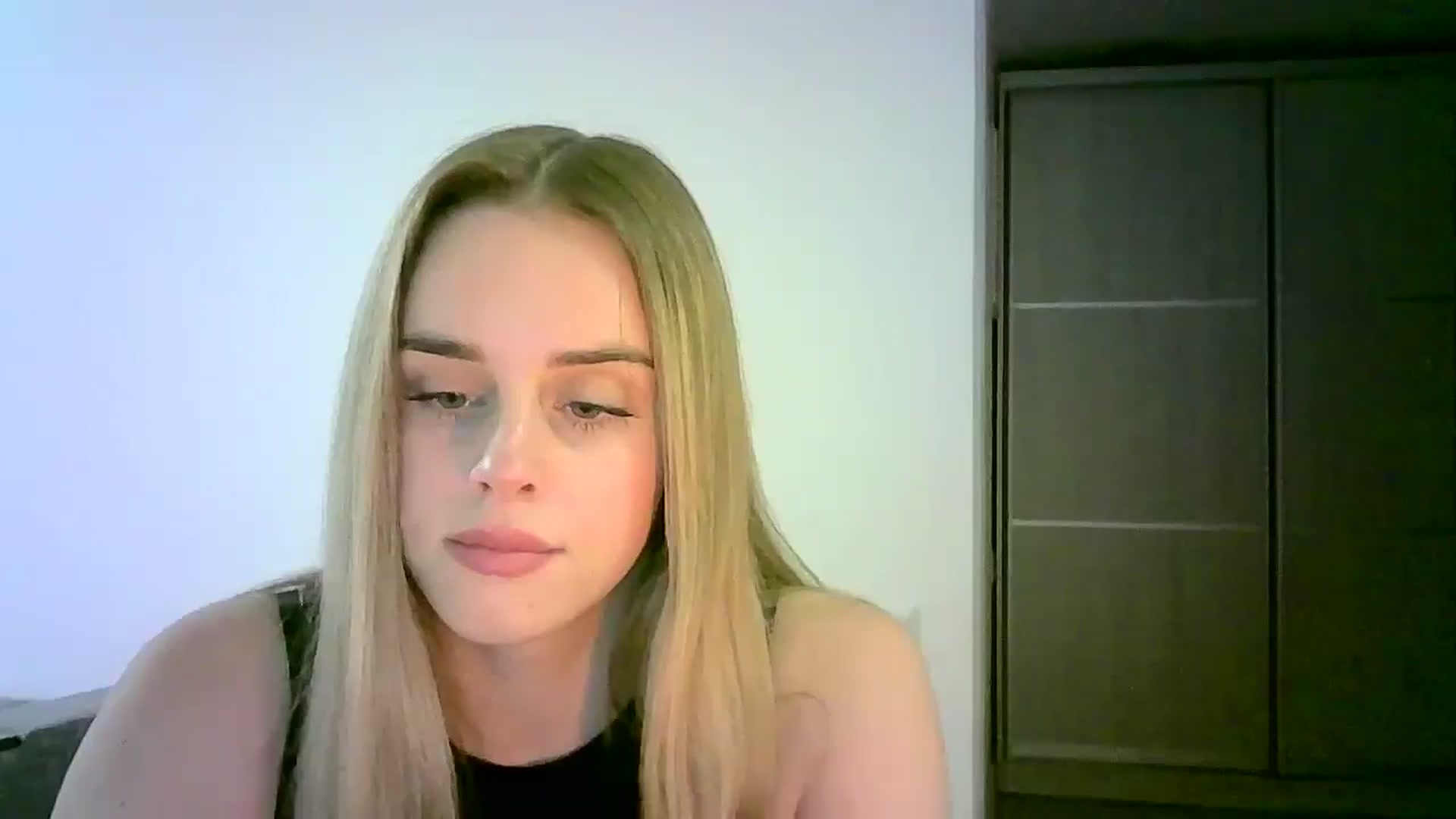 Gallery image thumbnail from JuliaWatson's myfreecams stream on, 11/04/2025, 17:45 image 9 of 20