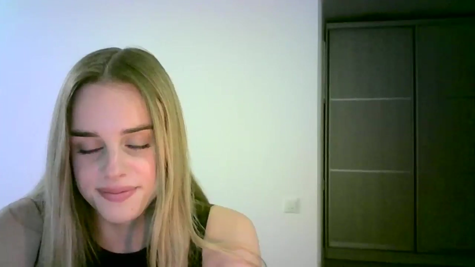 Gallery image thumbnail from JuliaWatson's myfreecams stream on, 11/04/2025, 17:58 image 12 of 20