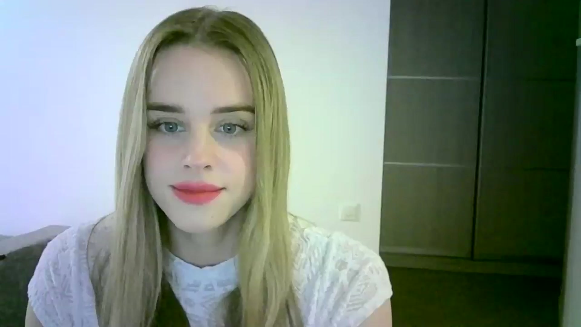 Gallery image thumbnail from JuliaWatson's myfreecams stream on, 11/05/2025, 16:56 image 13 of 20