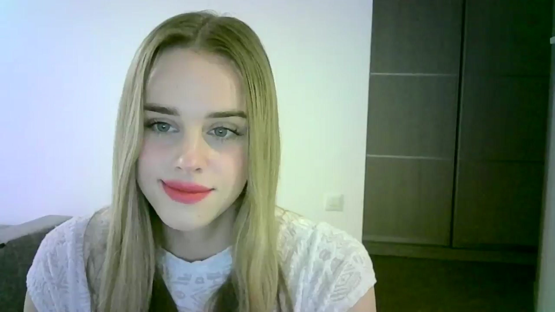 Gallery image thumbnail from JuliaWatson's myfreecams stream on, 11/05/2025, 16:56 image 18 of 20