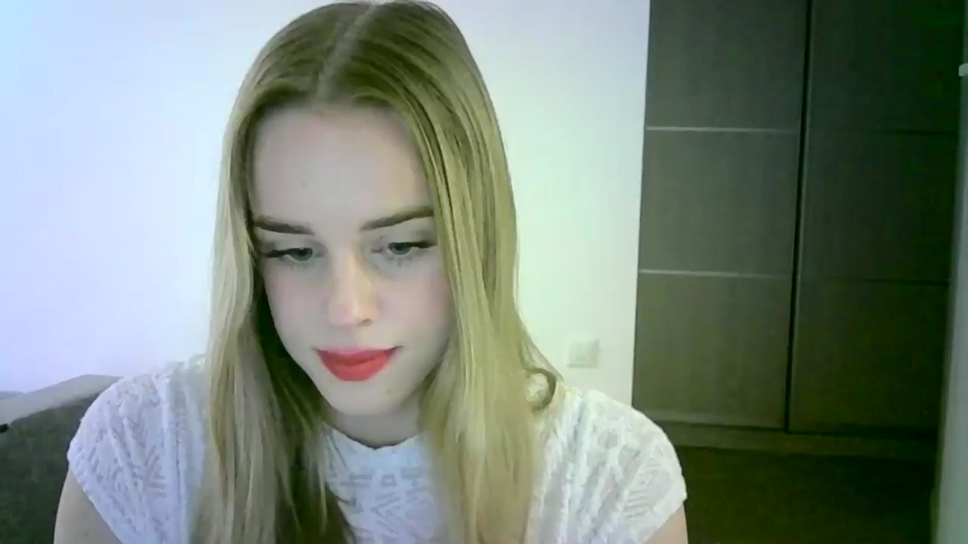 Gallery image thumbnail from JuliaWatson's myfreecams stream on, 11/05/2025, 17:43 image 15 of 20