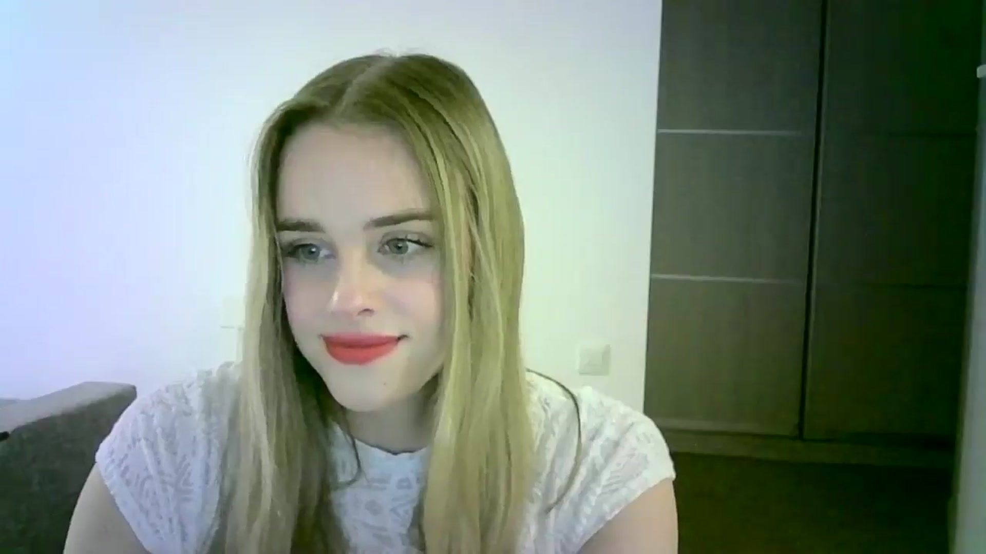 Gallery image thumbnail from JuliaWatson's myfreecams stream on, 11/05/2025, 18:14 image 14 of 20