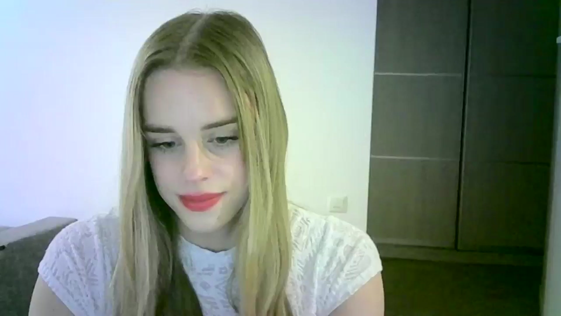 Gallery image thumbnail from JuliaWatson's myfreecams stream on, 11/05/2025, 18:59 image 16 of 20
