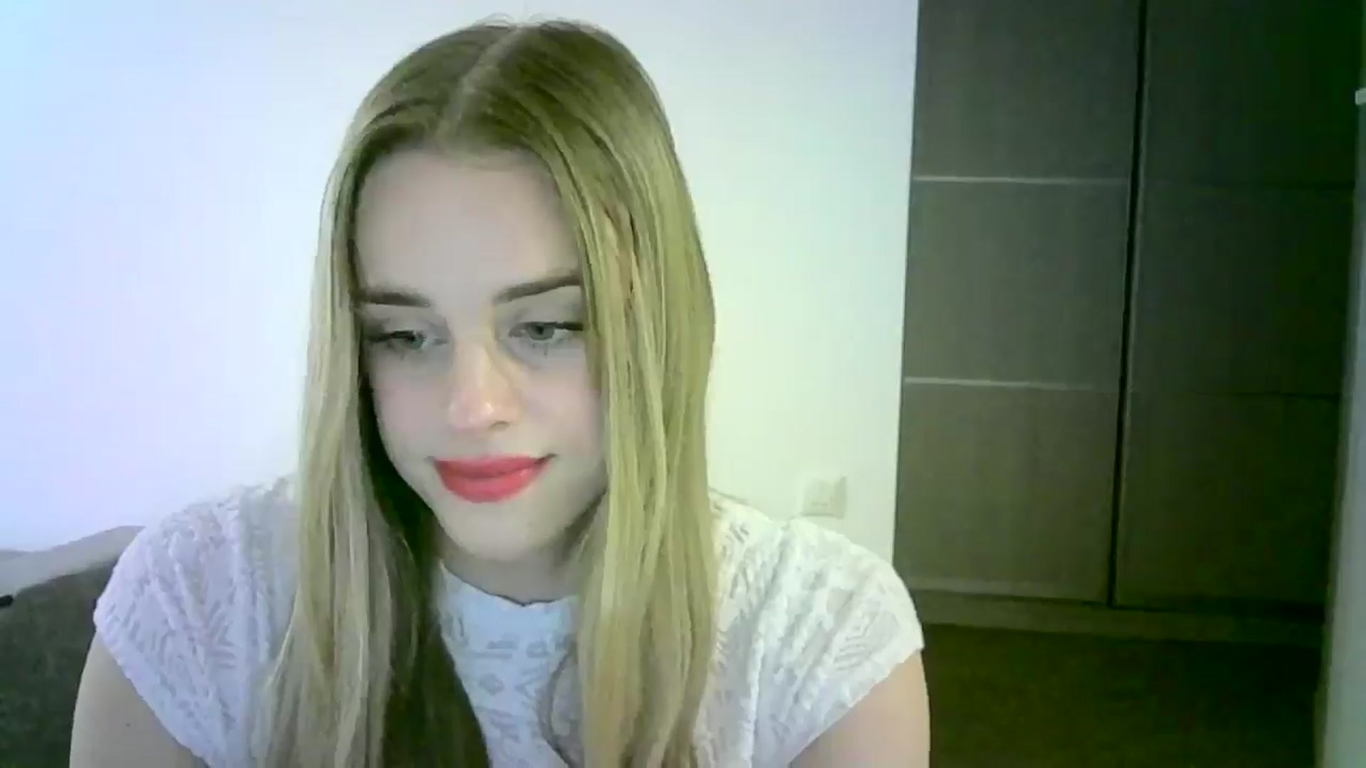 Gallery image thumbnail from JuliaWatson's myfreecams stream on, 11/05/2025, 18:59 image 17 of 20
