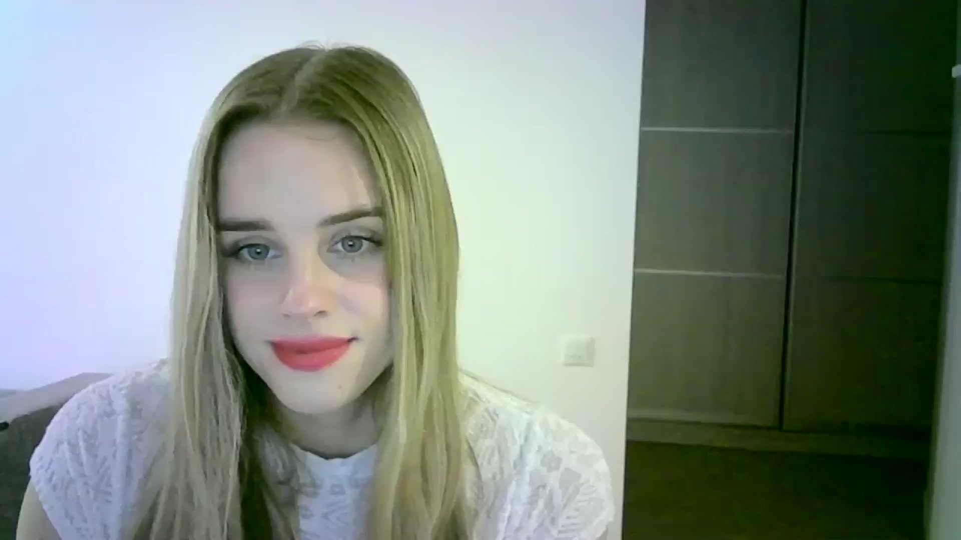 Gallery image thumbnail from JuliaWatson's myfreecams stream on, 11/05/2025, 18:59 image 8 of 20