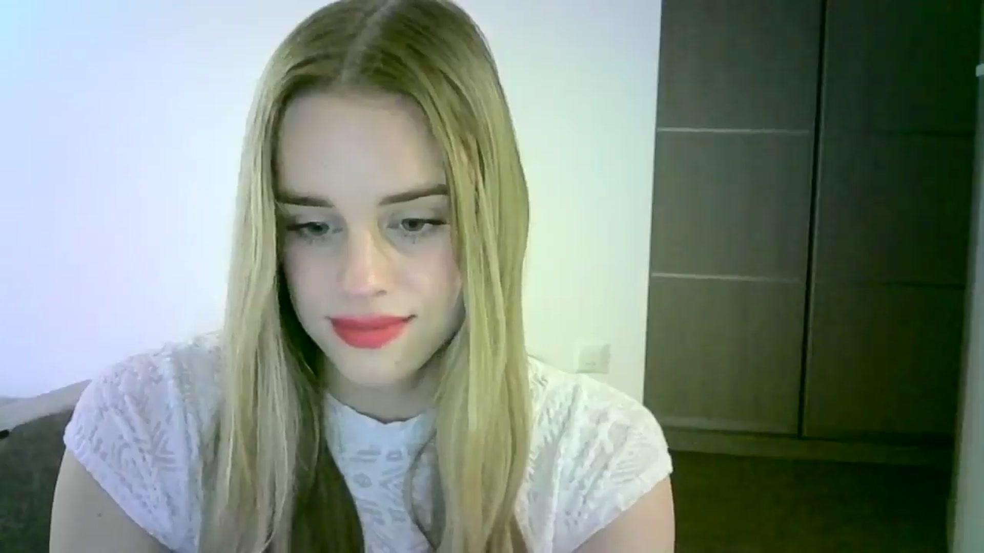 Gallery image thumbnail from JuliaWatson's myfreecams stream on, 11/05/2025, 18:59 image 15 of 20