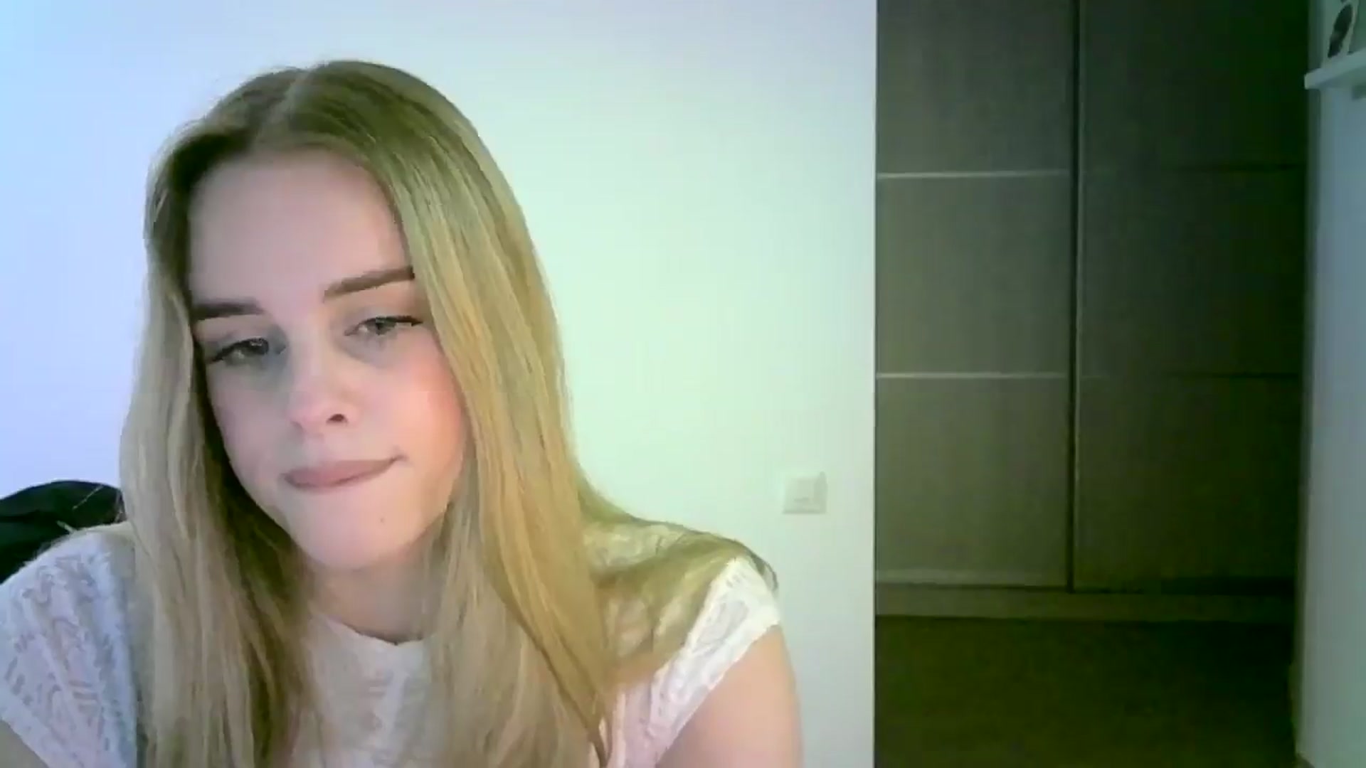 Gallery image thumbnail from JuliaWatson's myfreecams stream on, 11/06/2025, 19:14 image 9 of 20