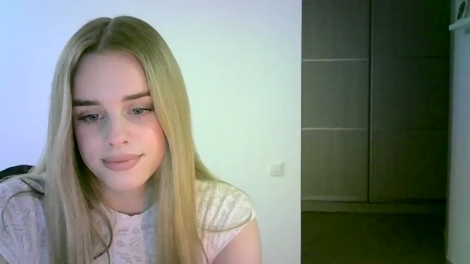 Gallery image thumbnail from JuliaWatson's myfreecams stream on, 11/06/2025, 19:14 image 13 of 20