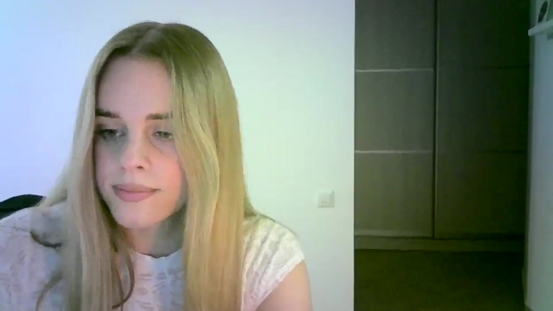 Gallery image thumbnail from JuliaWatson's myfreecams stream on, 11/06/2025, 19:14 image 17 of 20