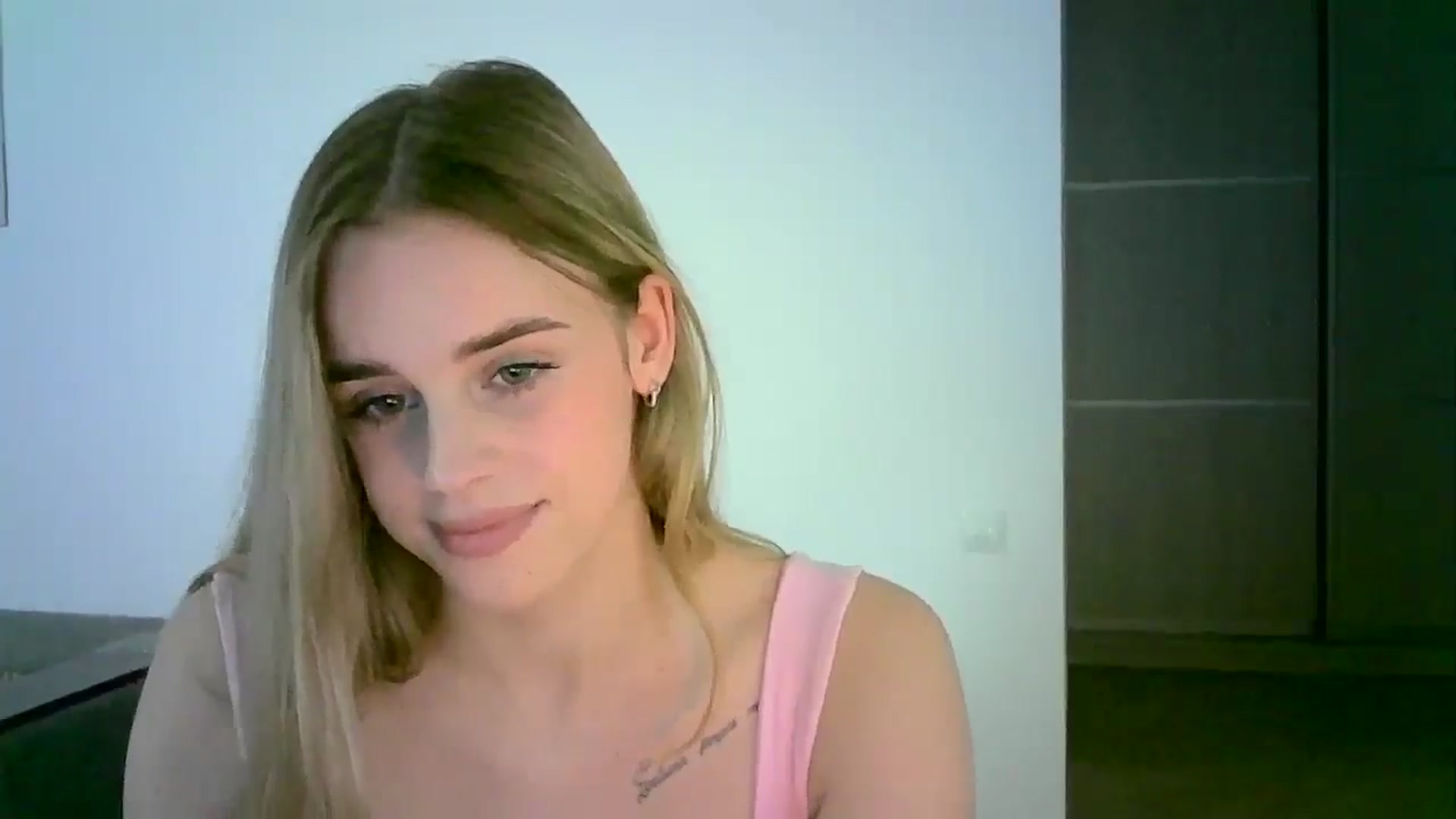 Gallery image thumbnail from JuliaWatson's myfreecams stream on, 11/07/2025, 11:55 image 14 of 20
