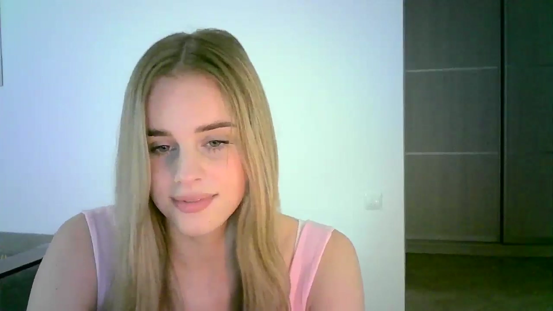 Gallery image thumbnail from JuliaWatson's myfreecams stream on, 11/07/2025, 12:29 image 17 of 20