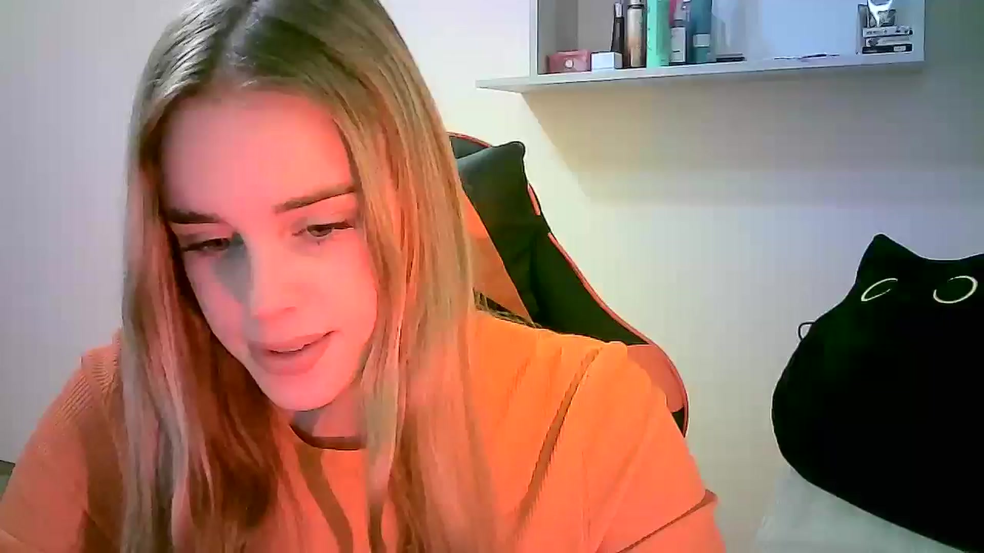 Gallery image thumbnail from JuliaWatson's myfreecams stream on, 11/10/2025, 16:01 image 1 of 20