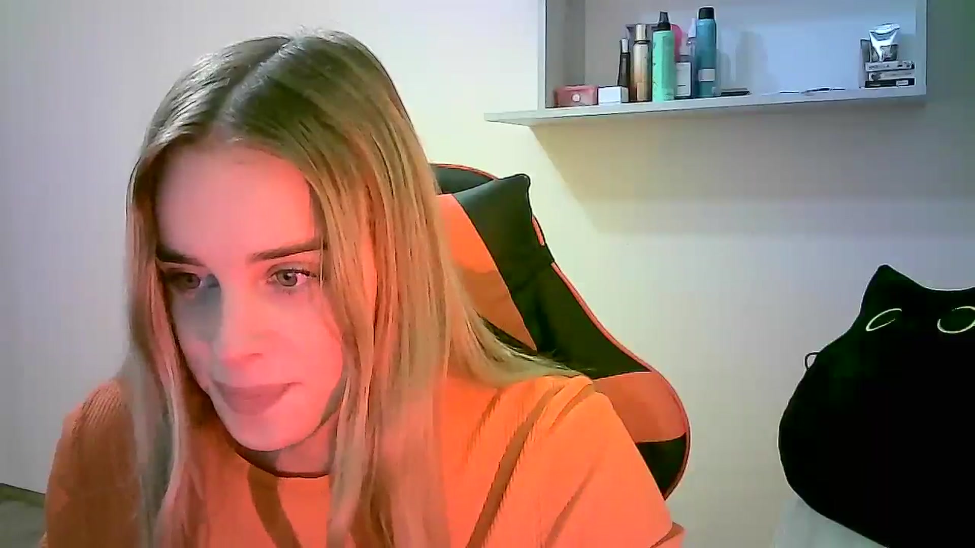 Gallery image thumbnail from JuliaWatson's myfreecams stream on, 11/10/2025, 16:01 image 10 of 20