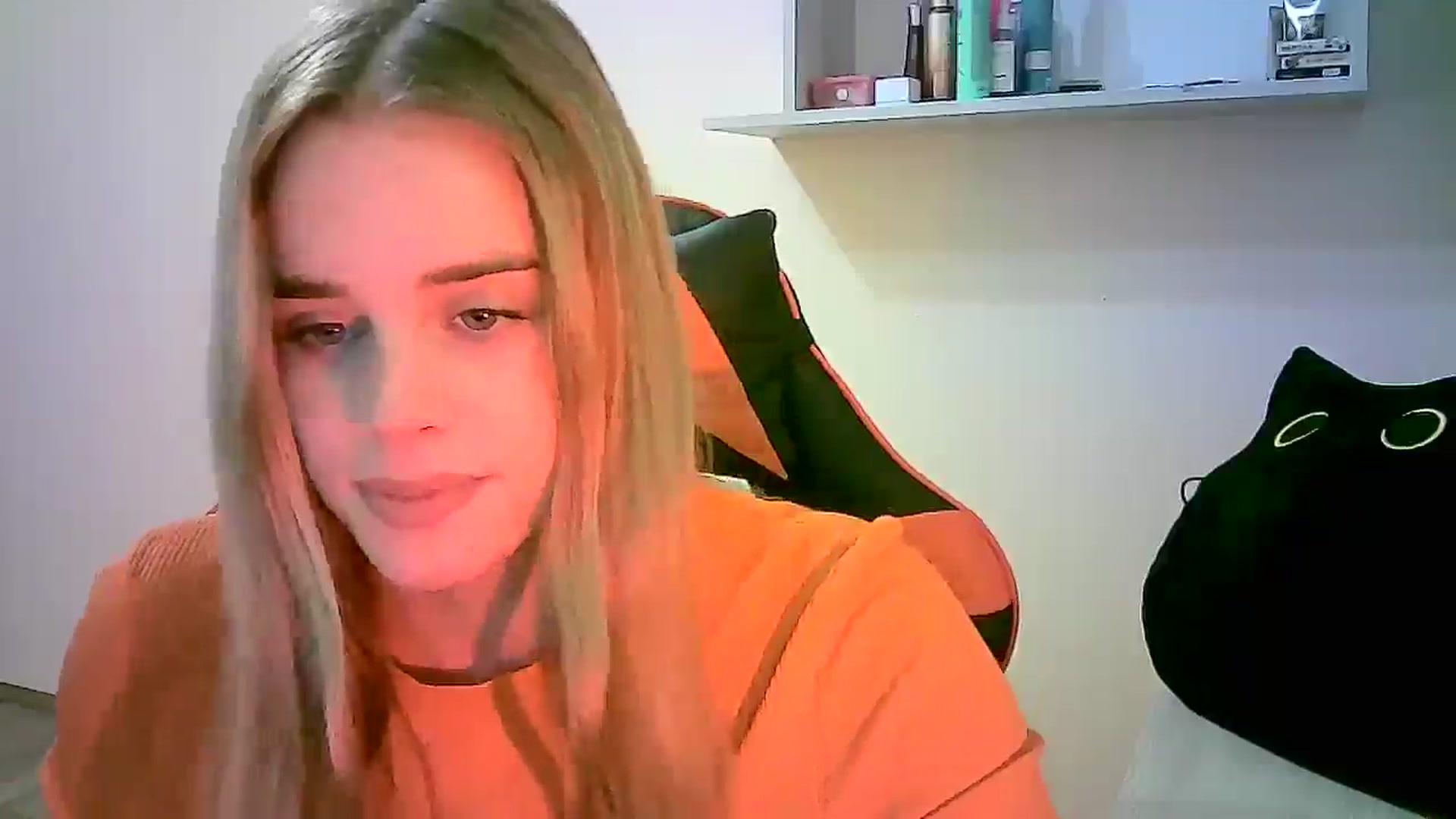 Gallery image thumbnail from JuliaWatson's myfreecams stream on, 11/10/2025, 16:01 image 2 of 20
