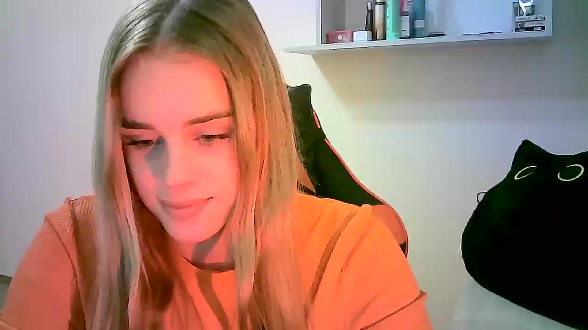 Gallery image thumbnail from JuliaWatson's myfreecams stream on, 11/10/2025, 16:01 image 5 of 20