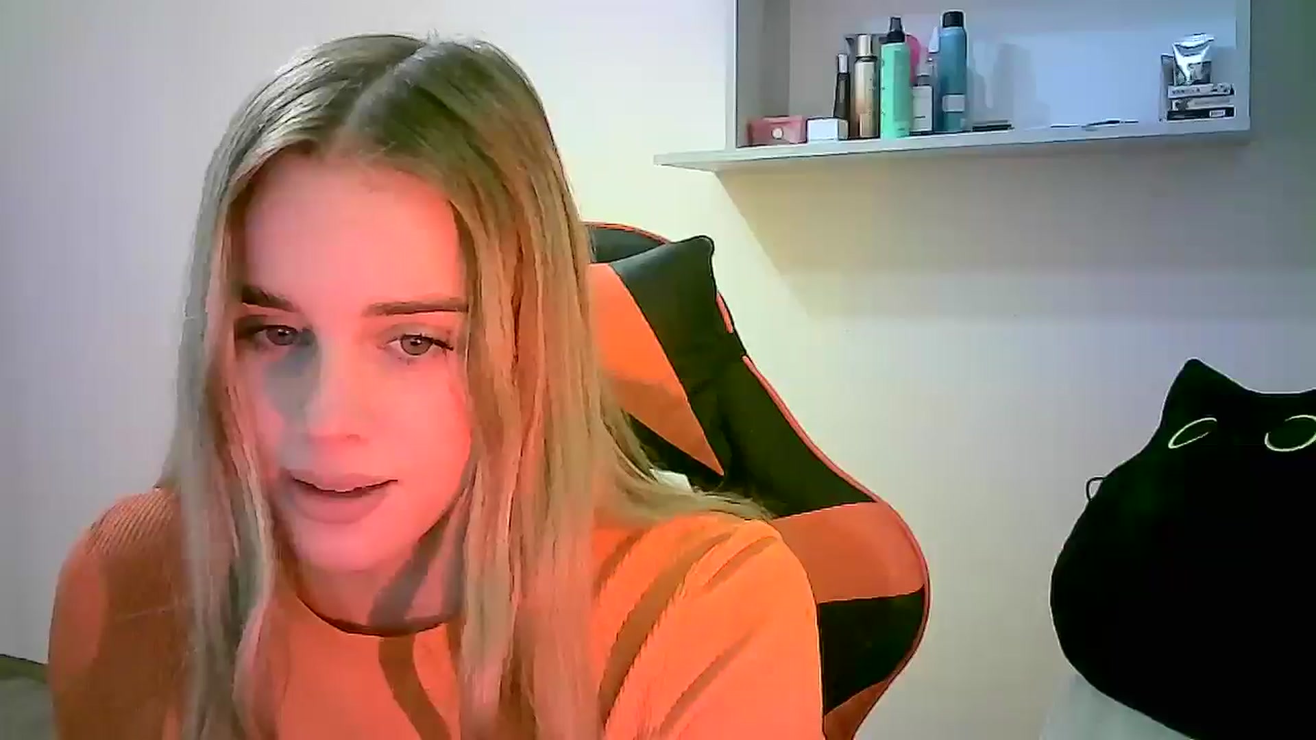 Gallery image thumbnail from JuliaWatson's myfreecams stream on, 11/10/2025, 16:01 image 9 of 20