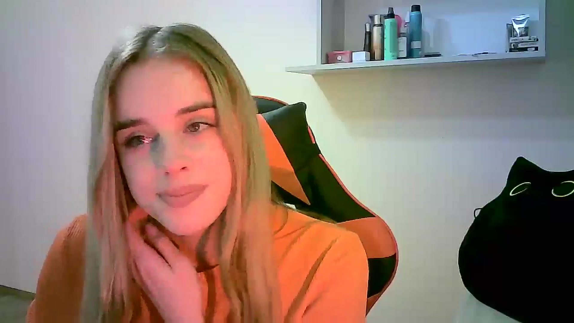 Gallery image thumbnail from JuliaWatson's myfreecams stream on, 11/10/2025, 16:01 image 19 of 20