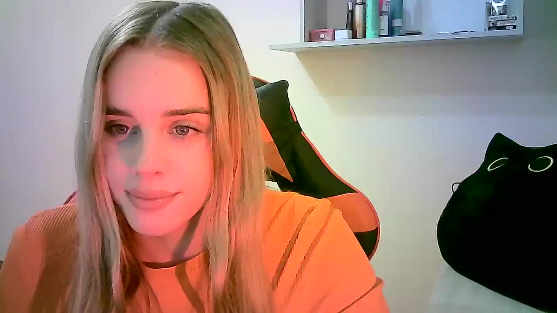 Gallery image thumbnail from JuliaWatson's myfreecams stream on, 11/10/2025, 16:01 image 4 of 20