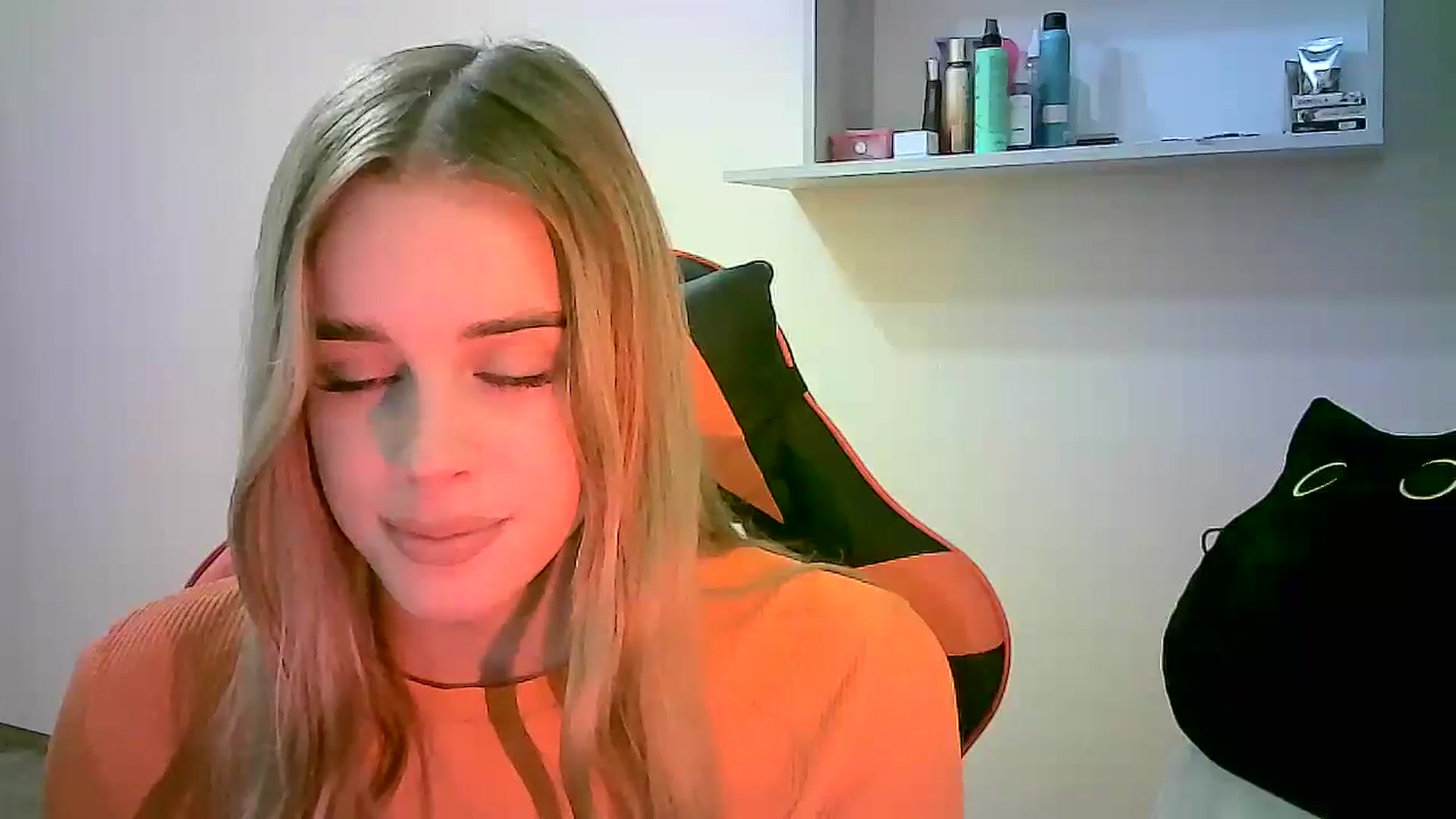 Gallery image thumbnail from JuliaWatson's myfreecams stream on, 11/10/2025, 16:01 image 14 of 20