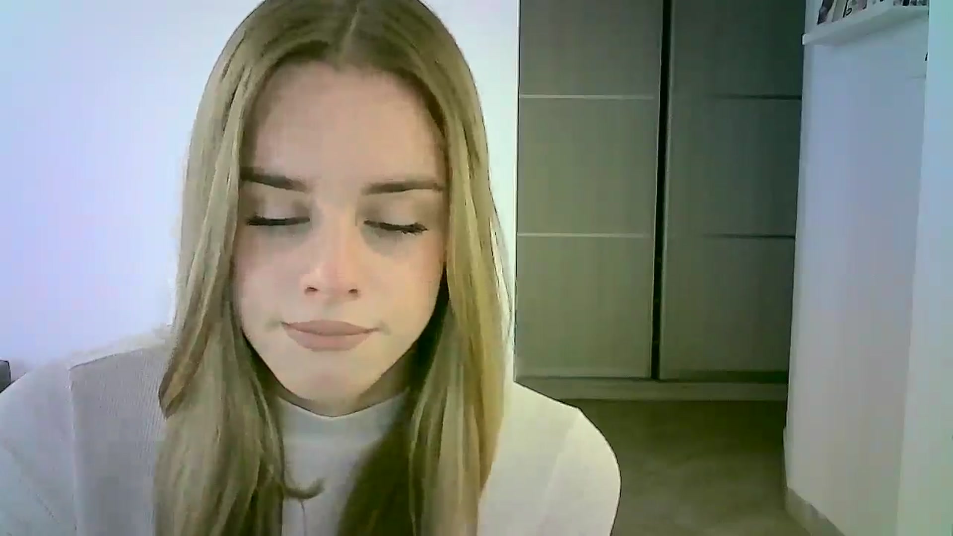 Gallery image thumbnail from JuliaWatson's myfreecams stream on, 11/14/2025, 10:20 image 15 of 20